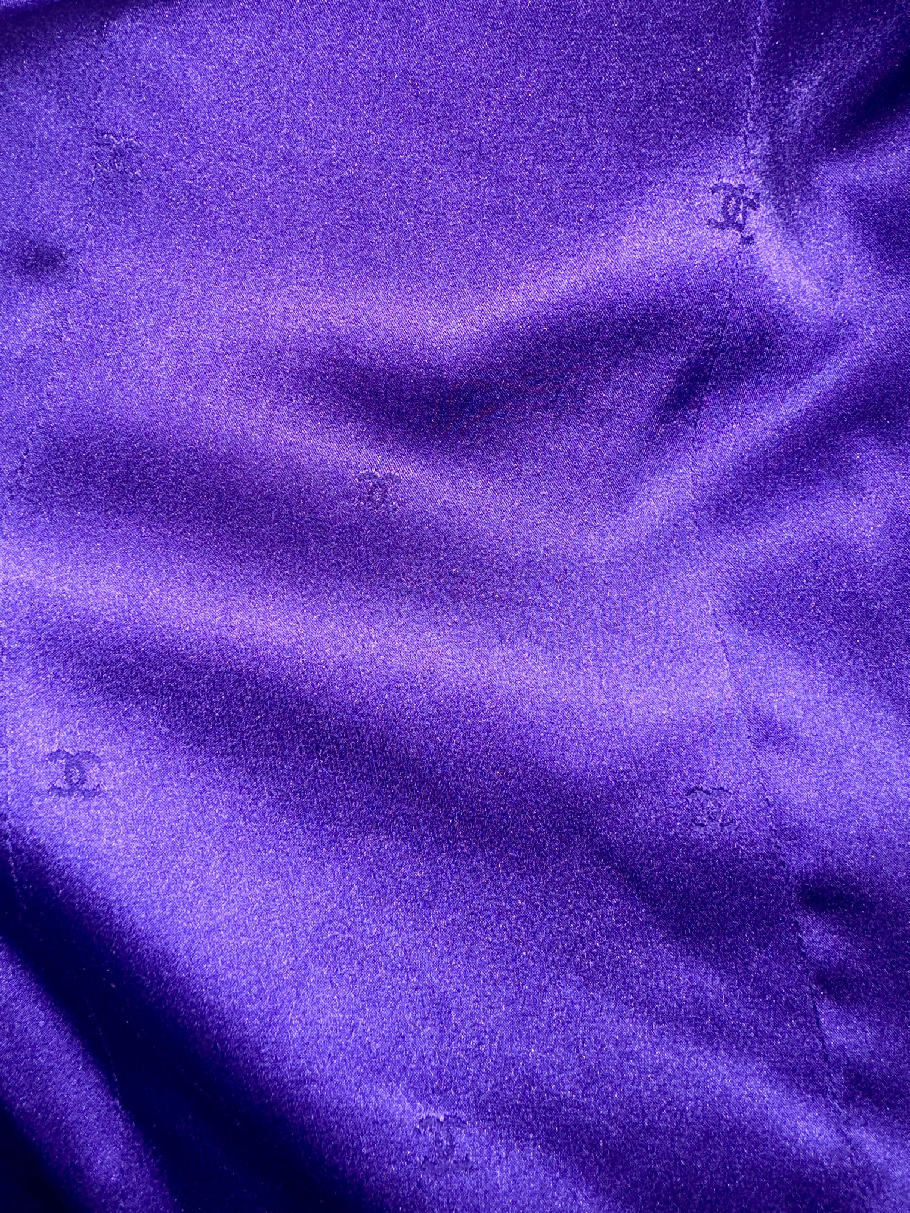 CHANEL FW 1995 Purple Tweed Chain Trimmed Fitted Jacket Blazer S For Sale 5
