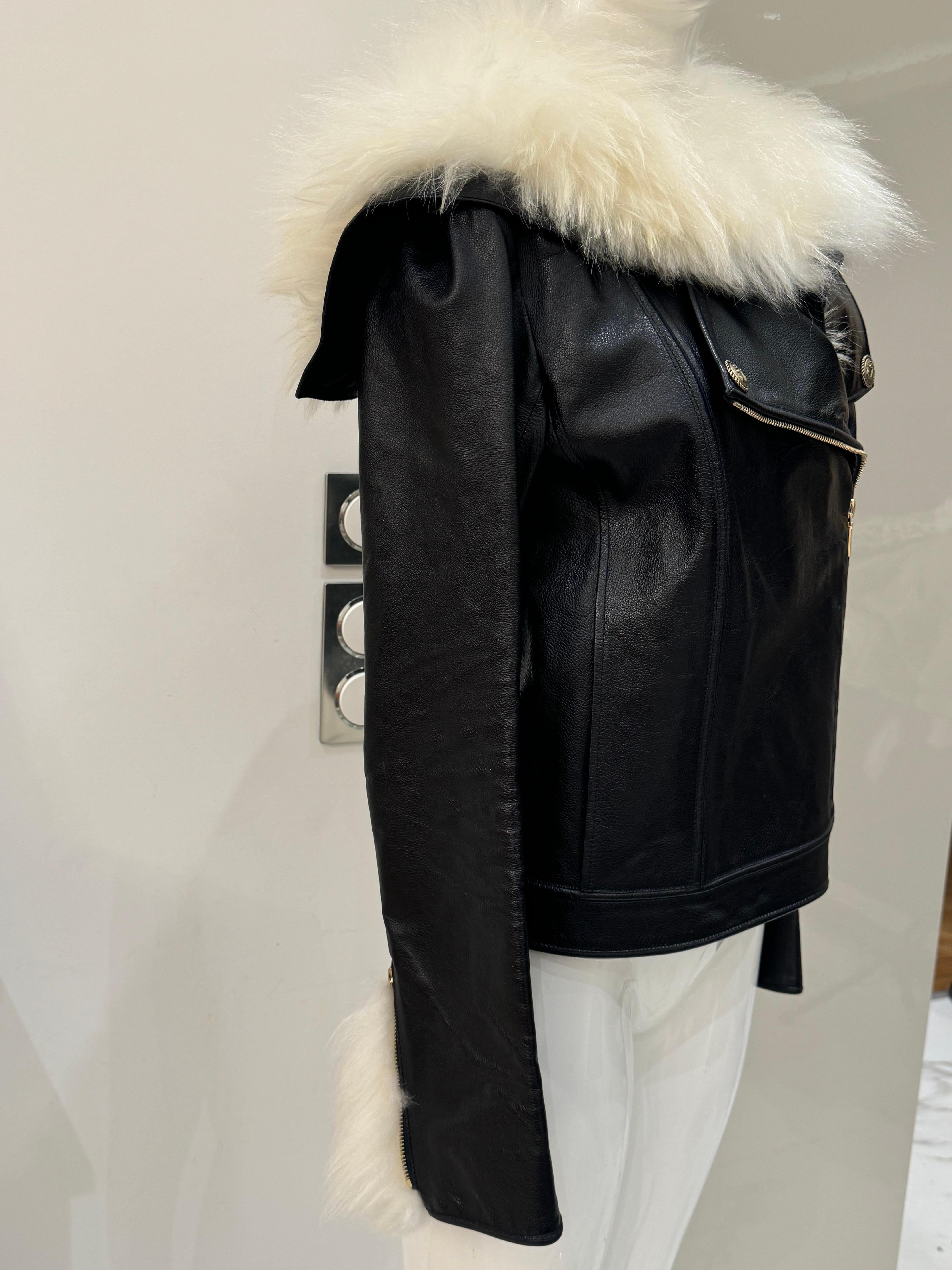 Chanel FW 2018 París Chaqueta Hambourg de piel de becerro con ribete de piel en venta 7
