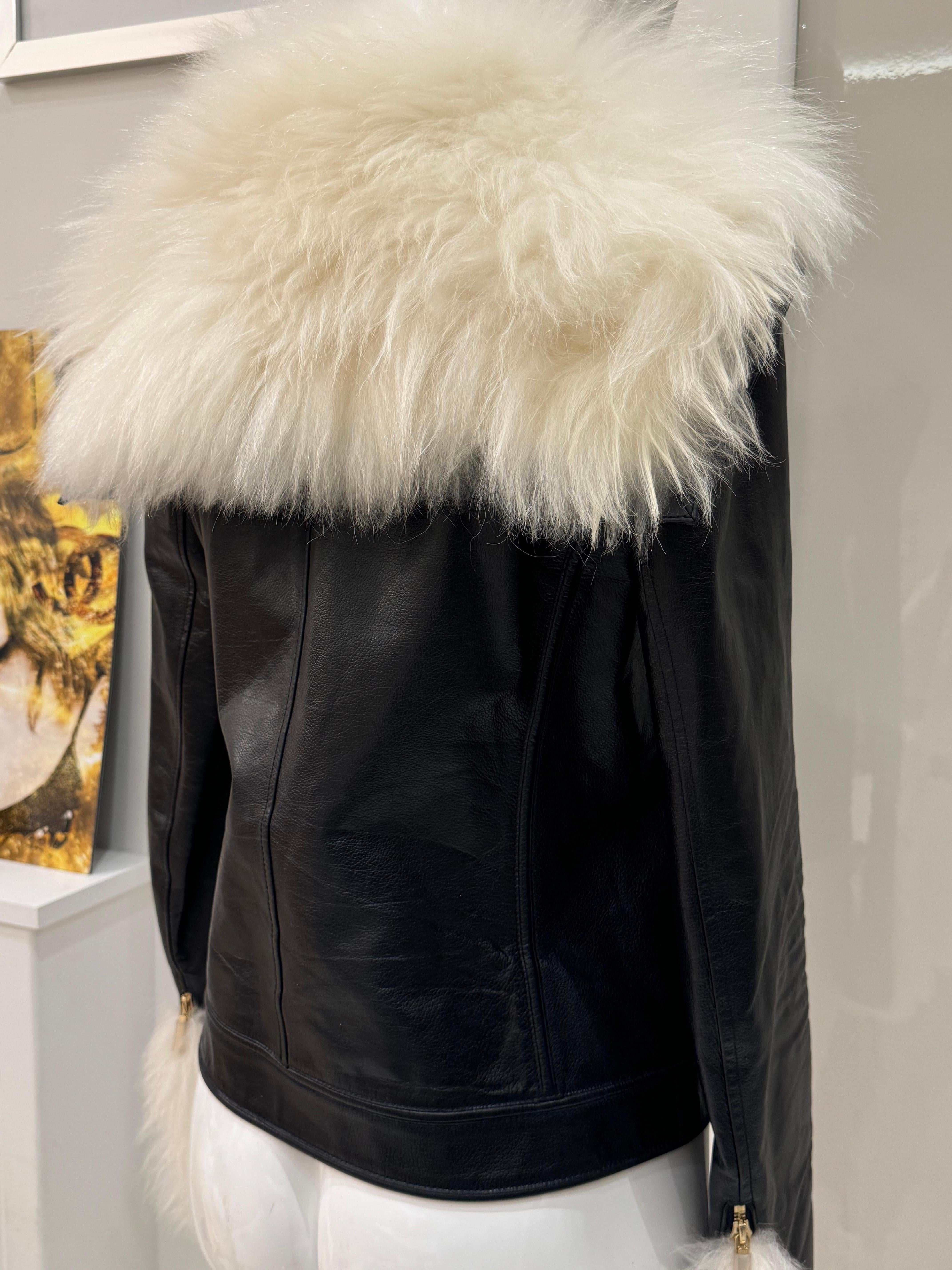 Chanel FW 2018 París Chaqueta Hambourg de piel de becerro con ribete de piel en venta 8