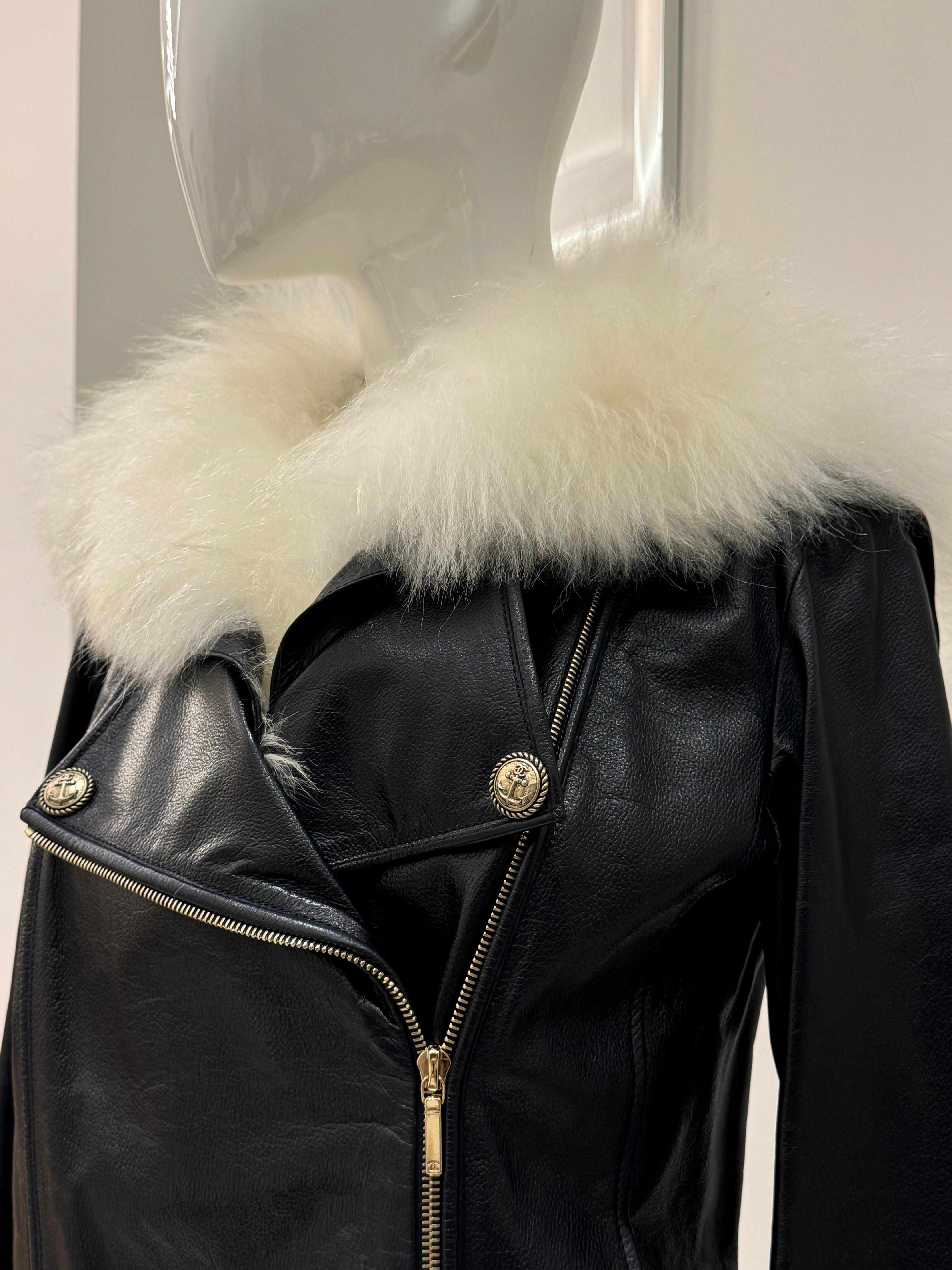 Chanel FW 2018 París Chaqueta Hambourg de piel de becerro con ribete de piel en venta 3
