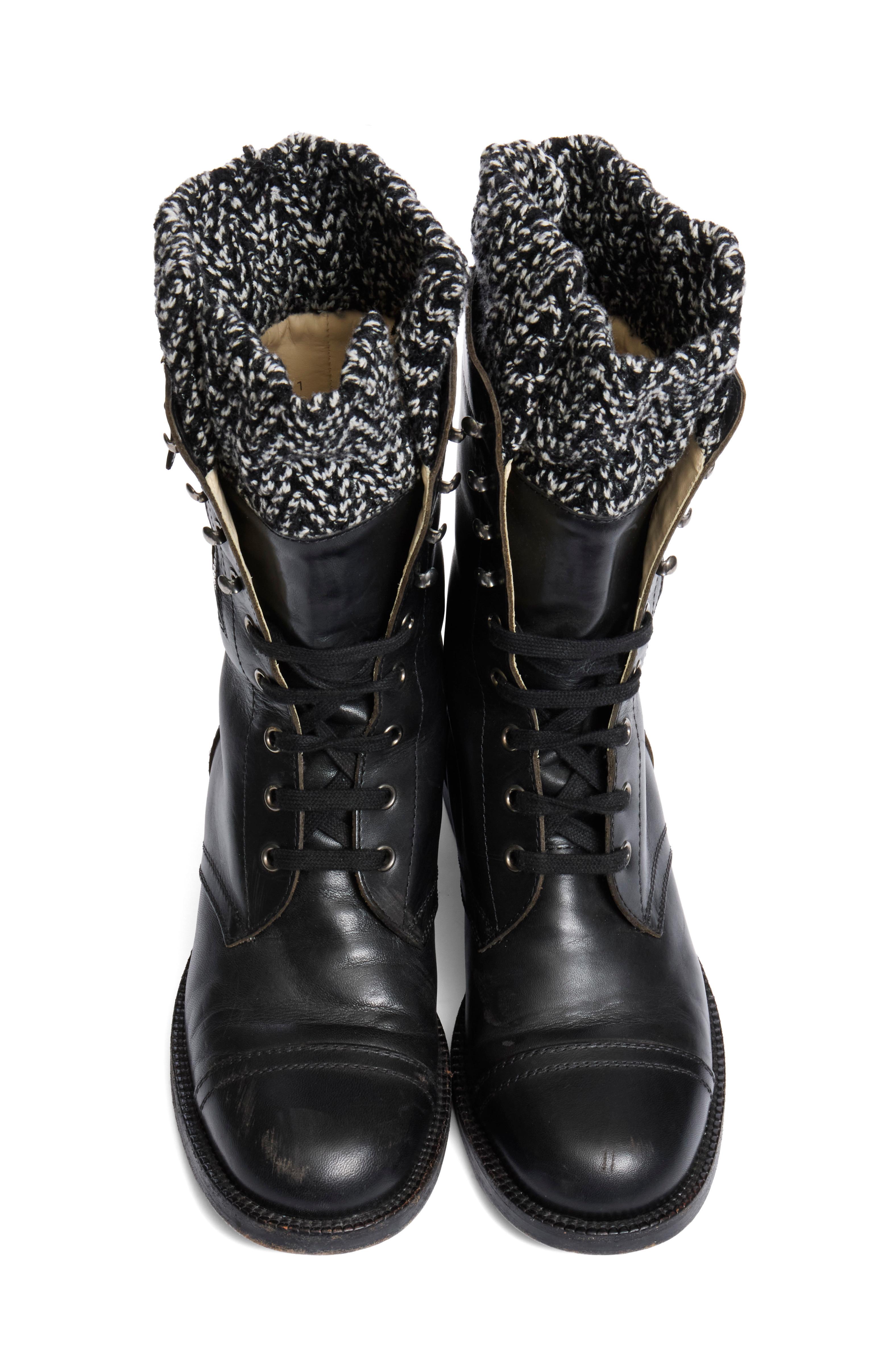 Chanel FW13 Stivali da Combattimento in Pelle Nera con Polsino in Maglia Tweed Taglia 38.5 in vendita 3