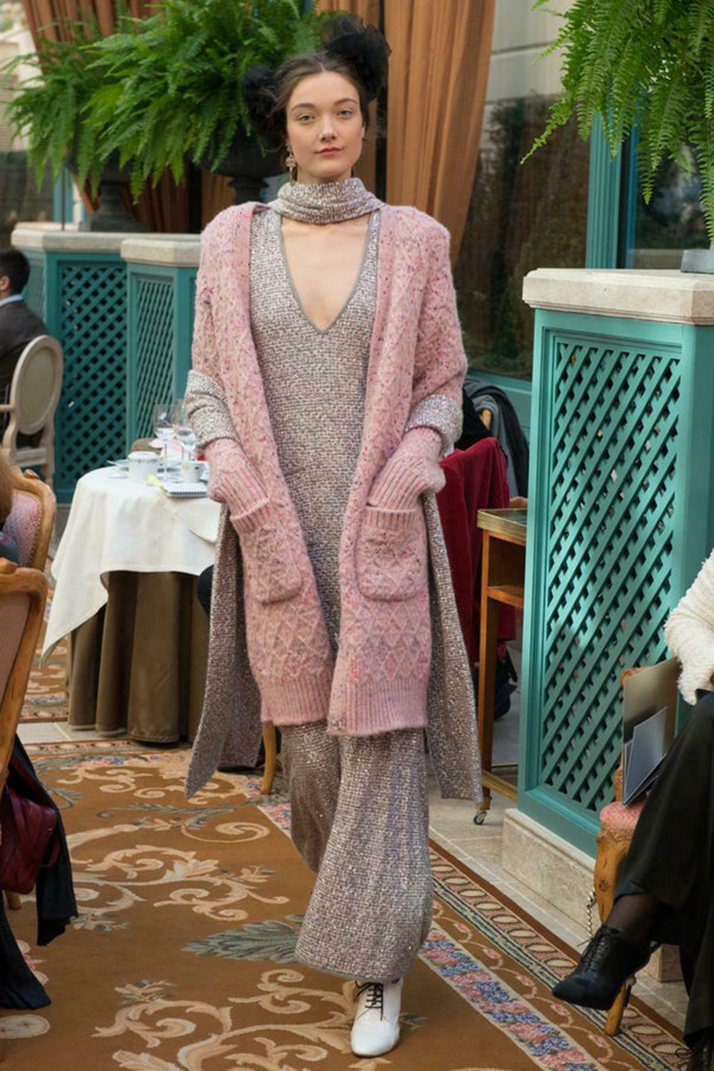 Chanel FW17 Sequined Cable Knit Wool Cardigan 2