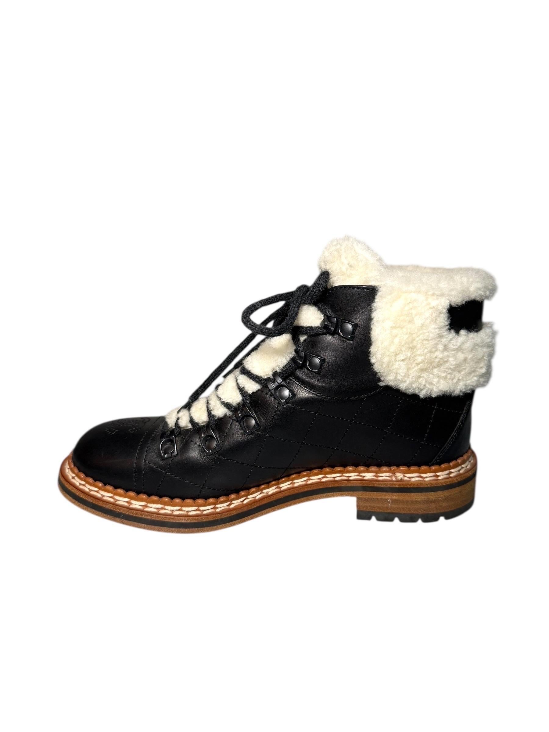 De las mujeres Chanel FW18 Botas de senderismo de piel acolchada con forro de borreguillo - Negro - Talla 38.5 en venta