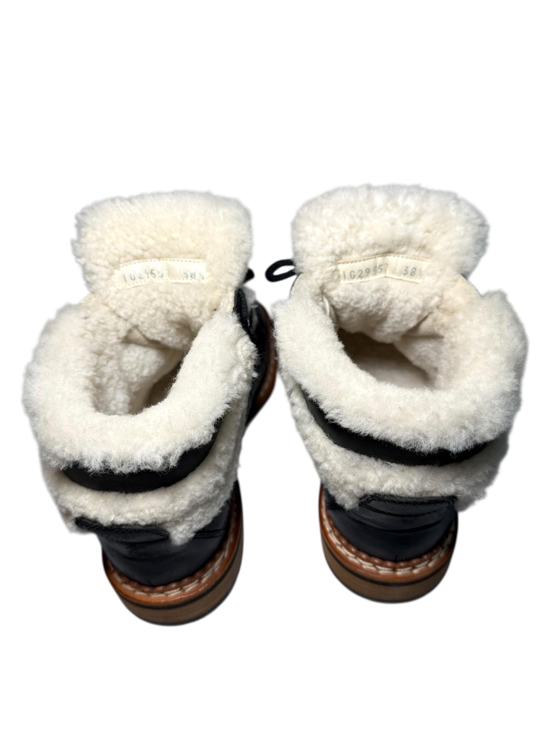 Chanel FW18 Botas de senderismo de piel acolchada con forro de borreguillo - Negro - Talla 38.5 en venta 5