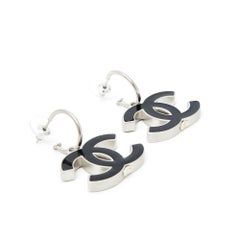 Chanel FW2004 Boucles Creoles CC Maxi Black Enamel CC on hoops Earrings
