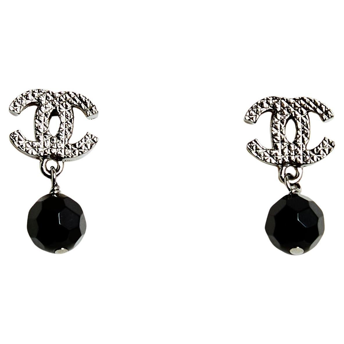 Chanel FW2007 Boucles d'oreille Clous CC Earrings Studs Medium Black Silver CC M For Sale