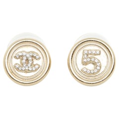 Chanel FW2021 Boucles d'oreille Clou CC Oro CC y 5 Pendientes Stud