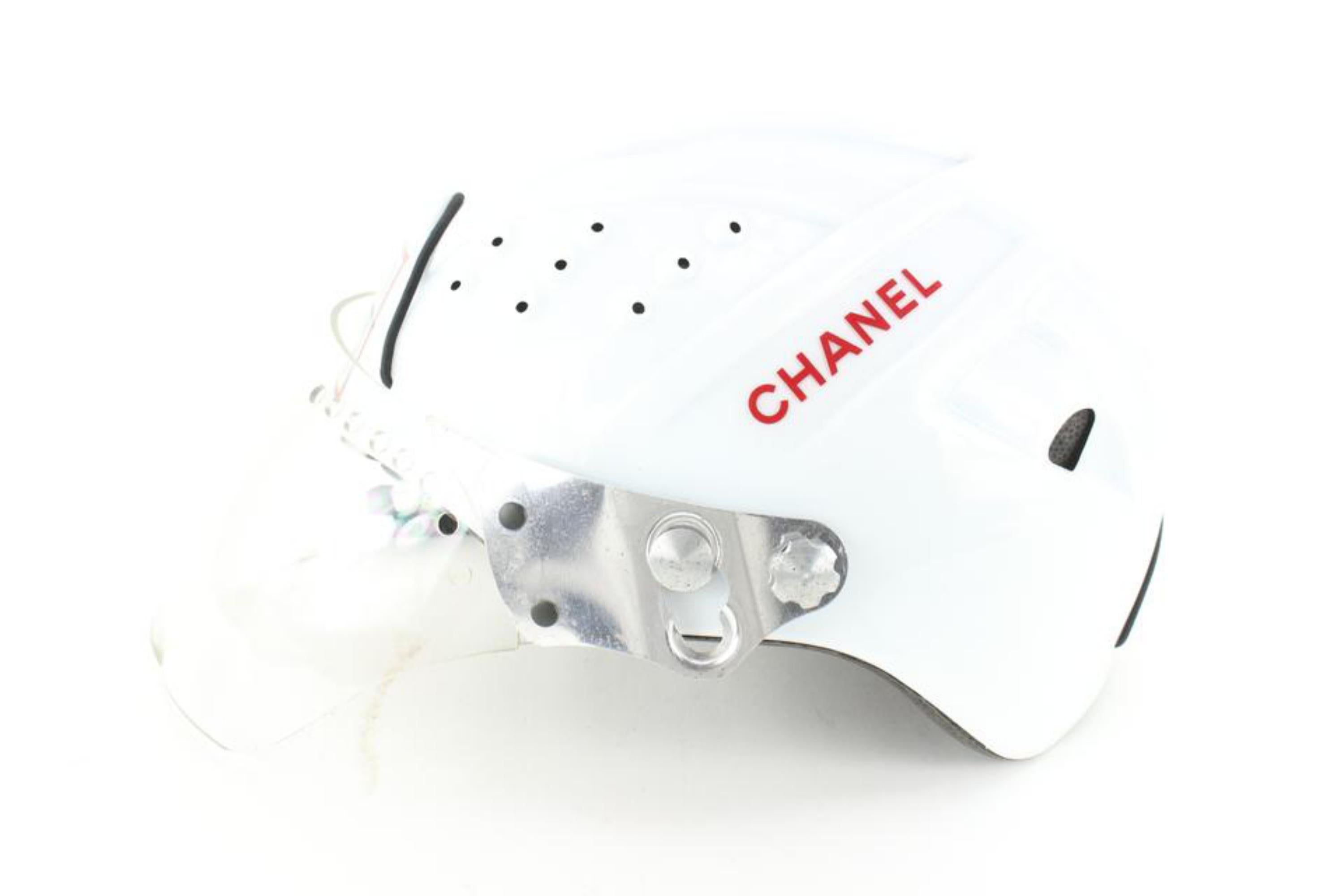 Chanel FW21 CC Sports Mountaineer Helmet Bicycle Ski Shield Mask 88c27s Unisexe en vente