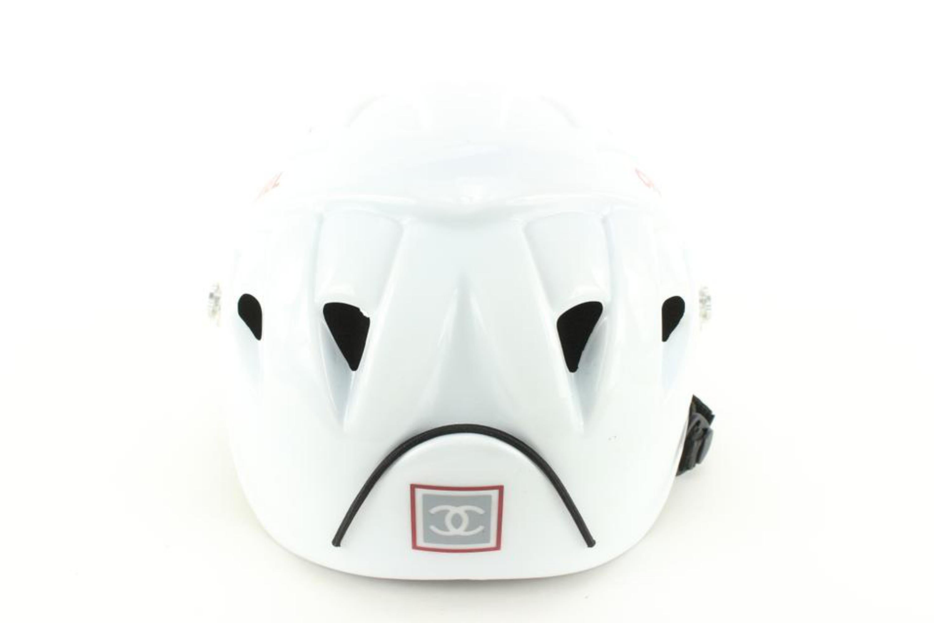 Chanel FW21 CC Sports Mountaineer Helmet Bicycle Ski Shield Mask 88c27s en vente 1