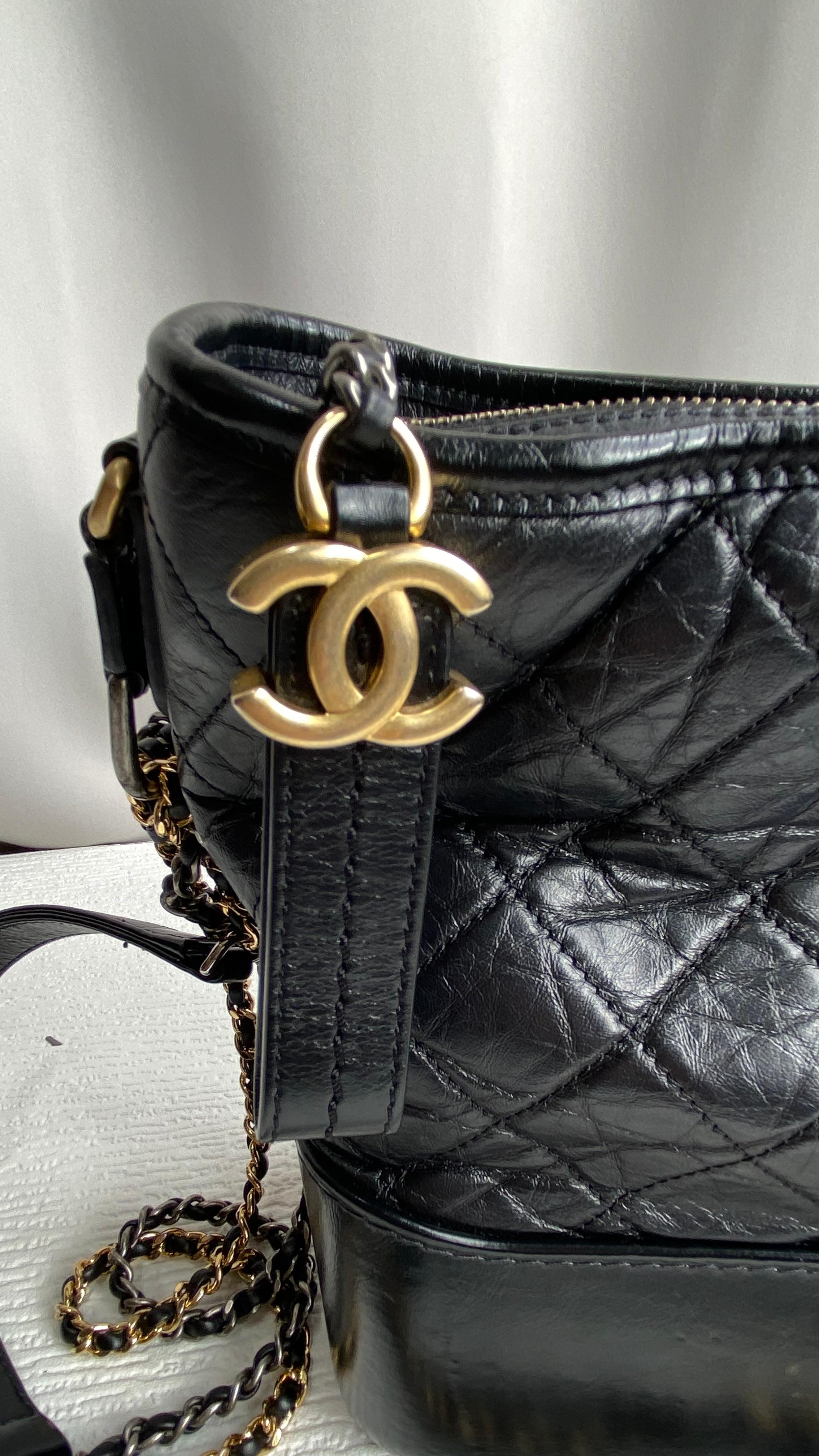 Chanel Gabriel Hobo-Tasche im Angebot 11