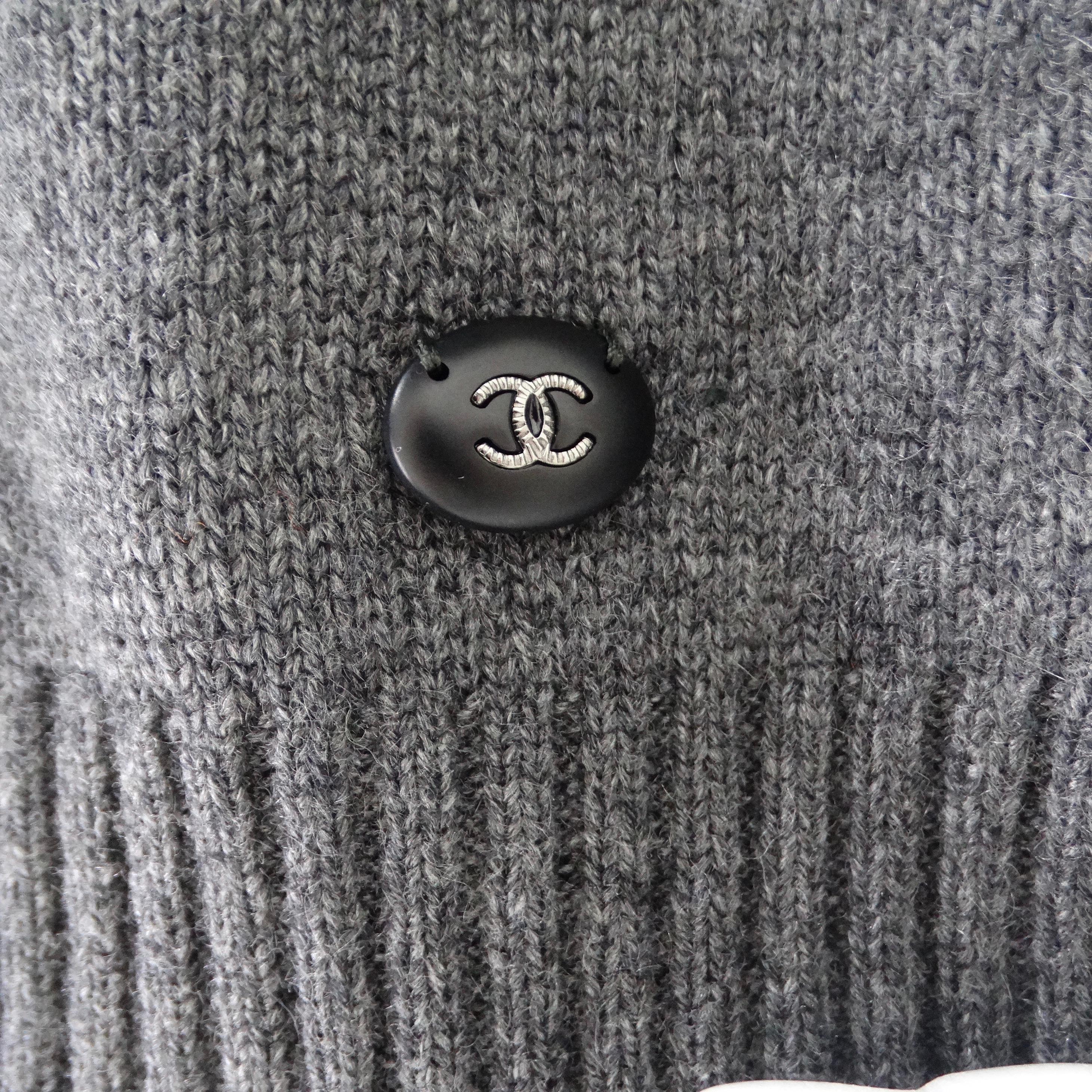 Chanel Gabrielle Coco Pull en cachemire gris Excellent état - En vente à Scottsdale, AZ