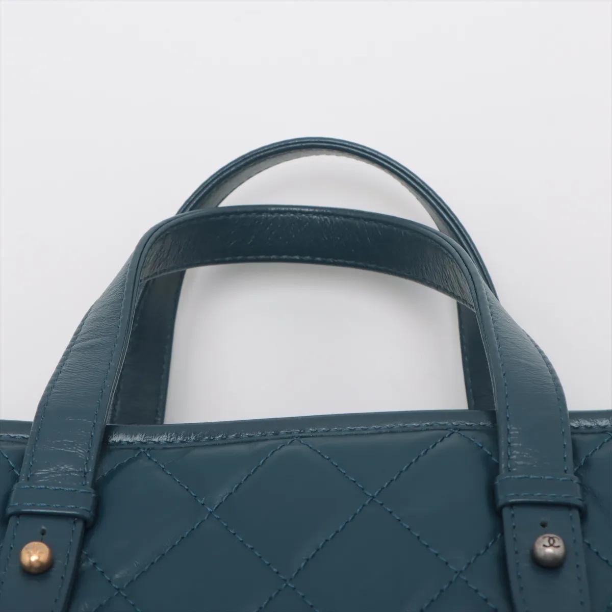 *Chanel Gabrielle Doo Vintage Matelasse Calf Two-Way Tote Bag Navy Blue en vente 2