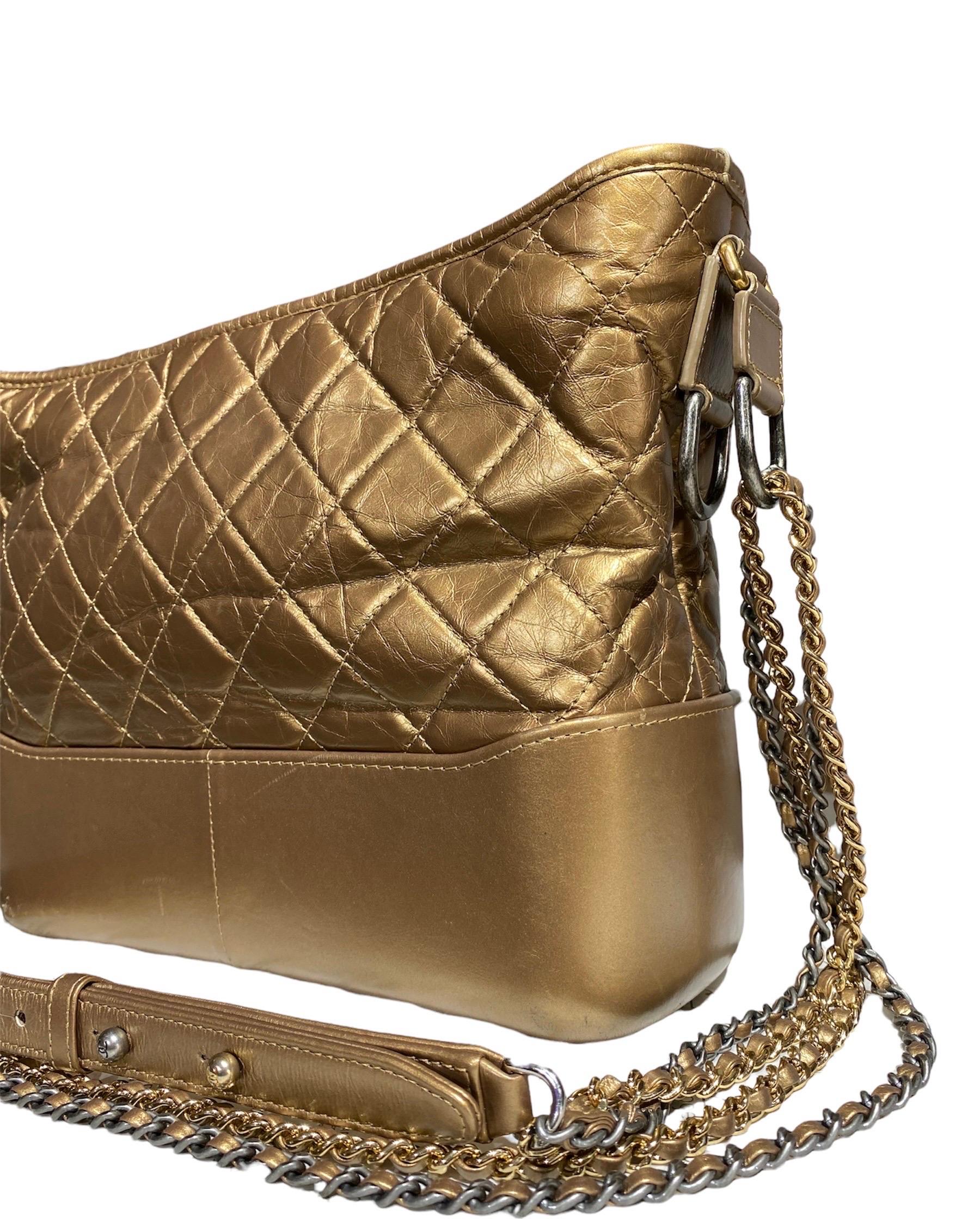 Chanel Gabrielle Gold Medium  In Good Condition For Sale In Torre Del Greco, IT