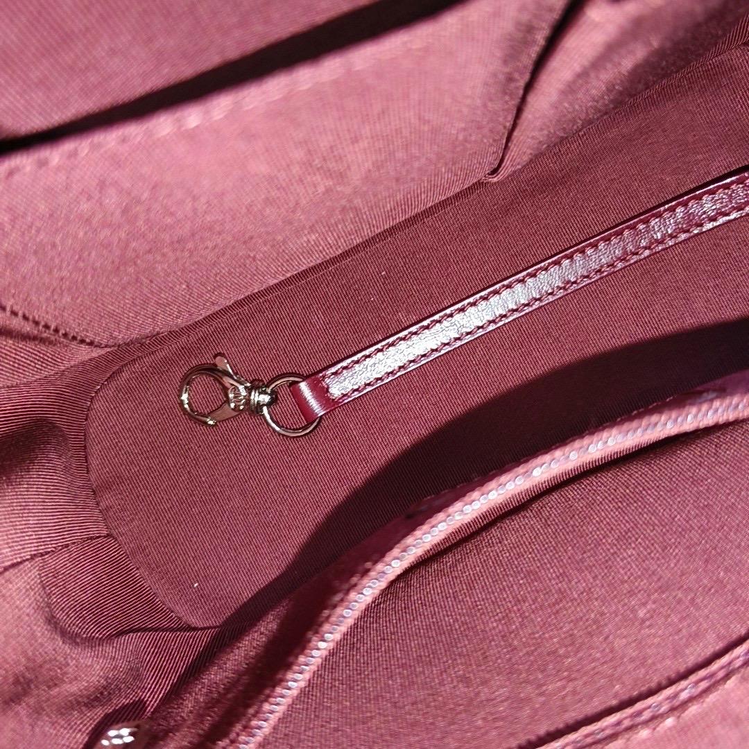 Chanel Gabrielle Hobo 2018 Burgundy Leather Small Crossbody Bag For Sale 5