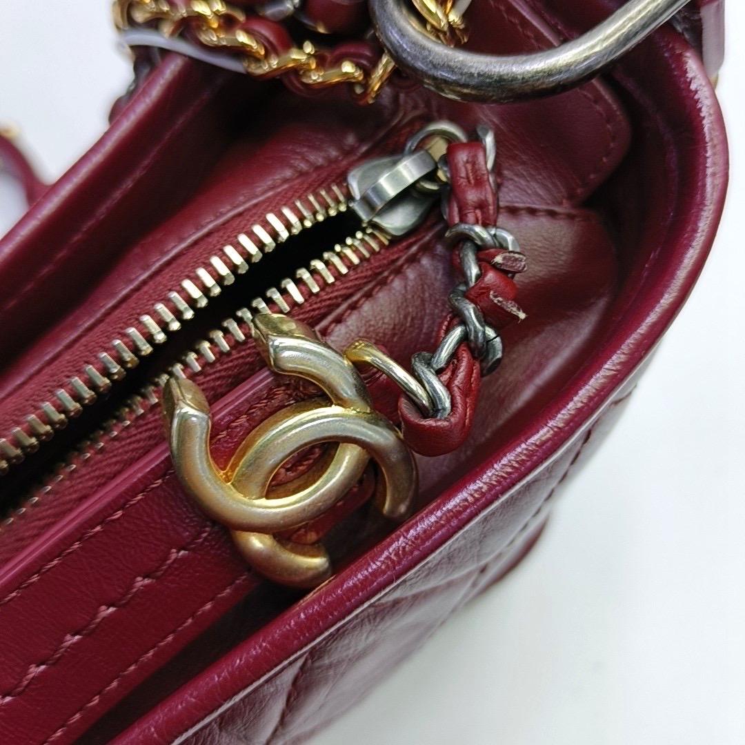 Chanel Gabrielle Hobo 2018 Burgundy Leather Small Crossbody Bag For Sale 6