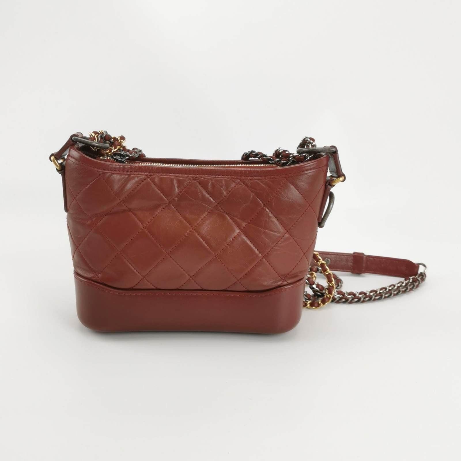 Chanel Gabrielle Hobo 2018 Burgundy Leather Small Crossbody Bag In Good Condition In AUBERVILLIERS, FR