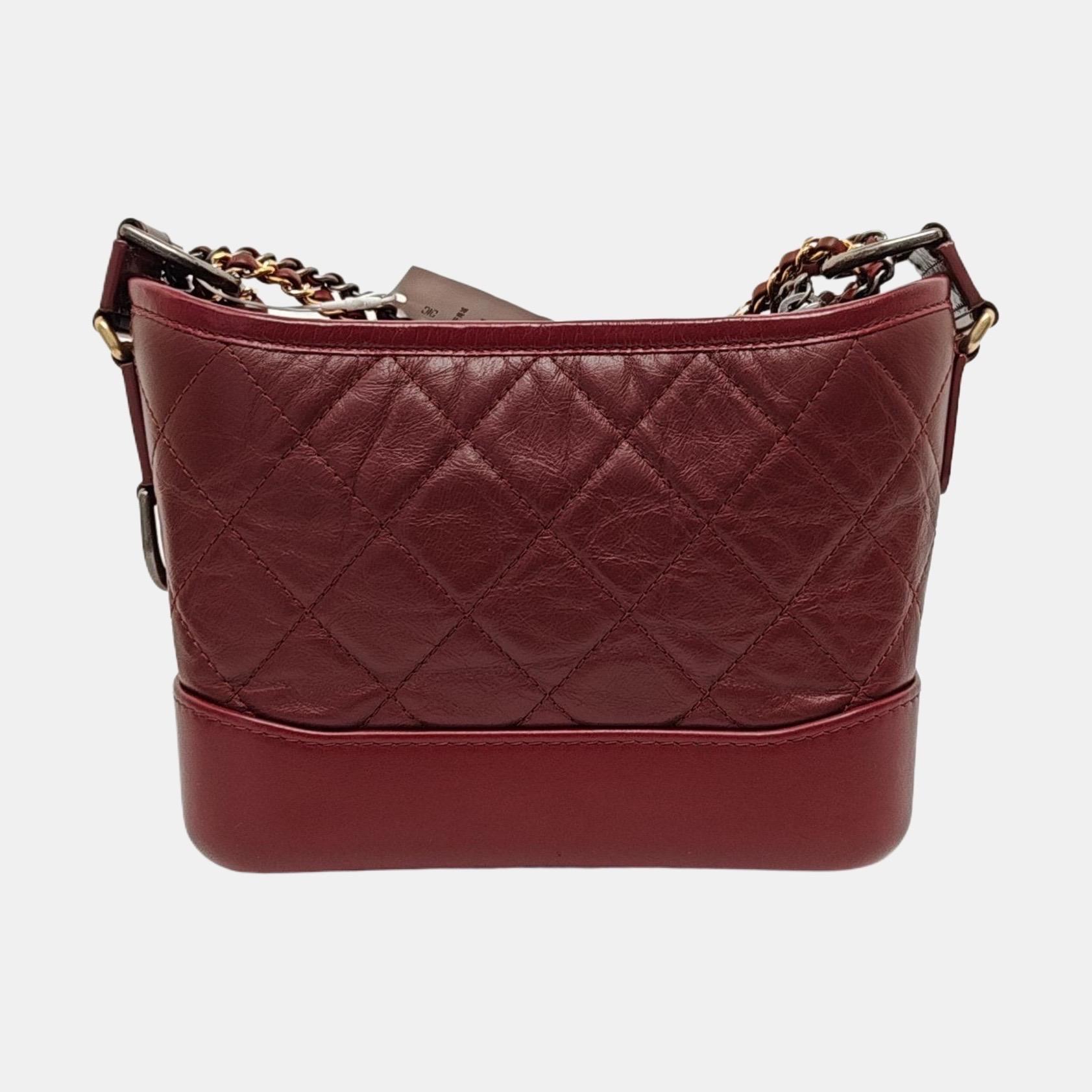 Chanel Gabrielle Hobo 2018 Burgundy Leather Small Crossbody Bag In Good Condition For Sale In AUBERVILLIERS, FR