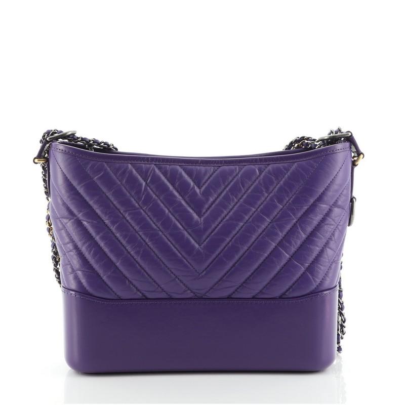 Chanel Gabrielle Hobo Chevron gealtertes Kalbsleder Medium im Zustand „Gut“ in NY, NY
