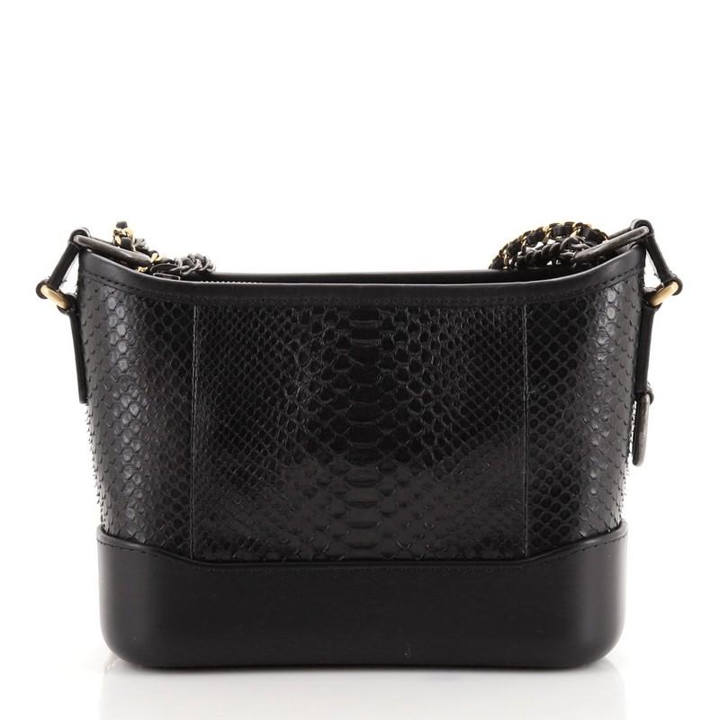 Chanel Gabrielle Hobo Python Klein im Zustand „Gut“ in NY, NY