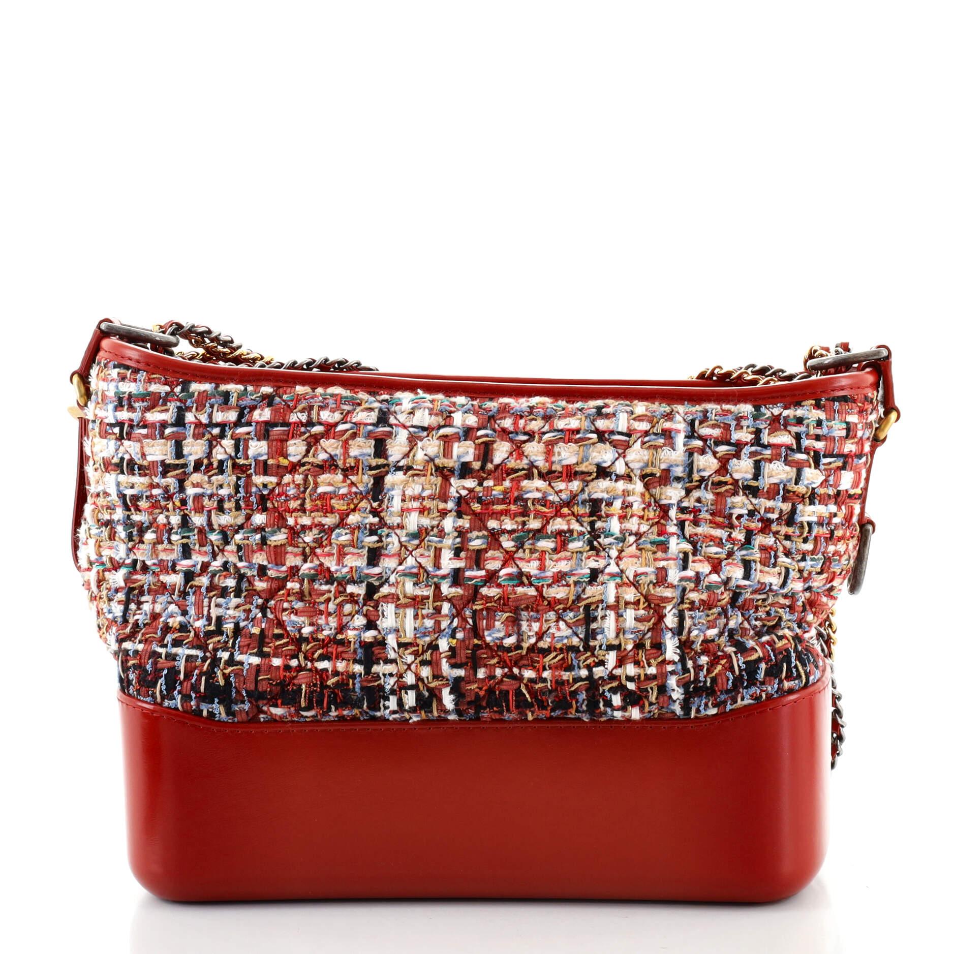 Chanel Chanel Gabrielle Hobo Gesteppt Tweed und Kalbsleder Medium im Zustand „Gut“ in NY, NY
