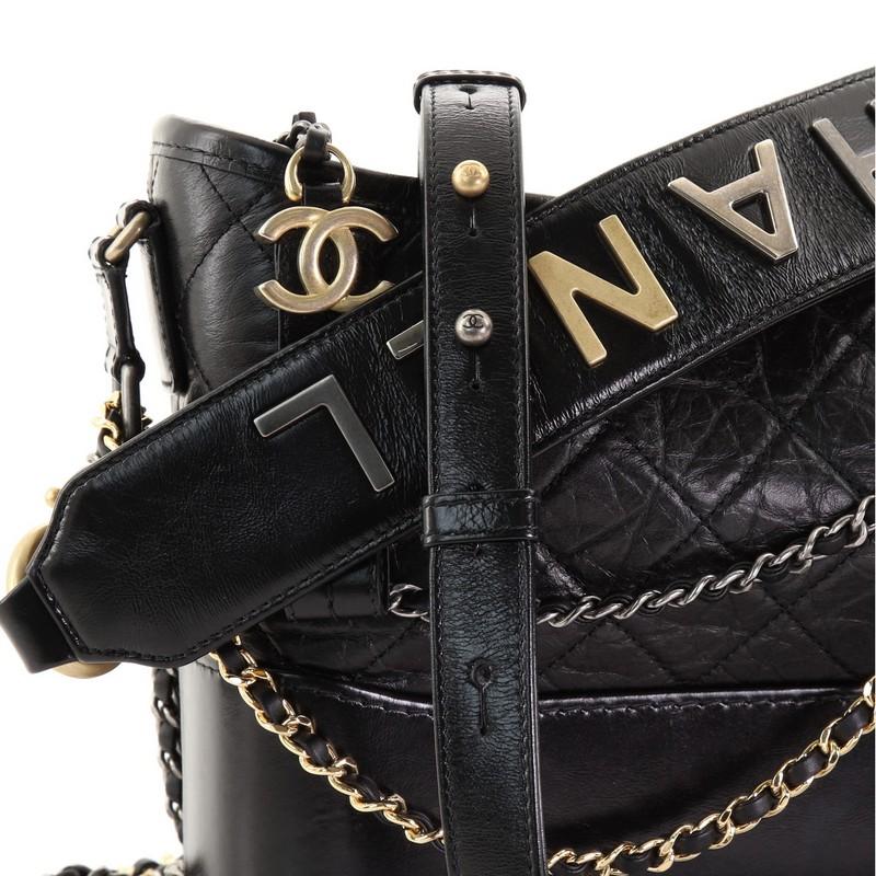 Chanel Gabrielle Hobo con manico con logo in pelle di vitello invecchiata trapuntata Small 3
