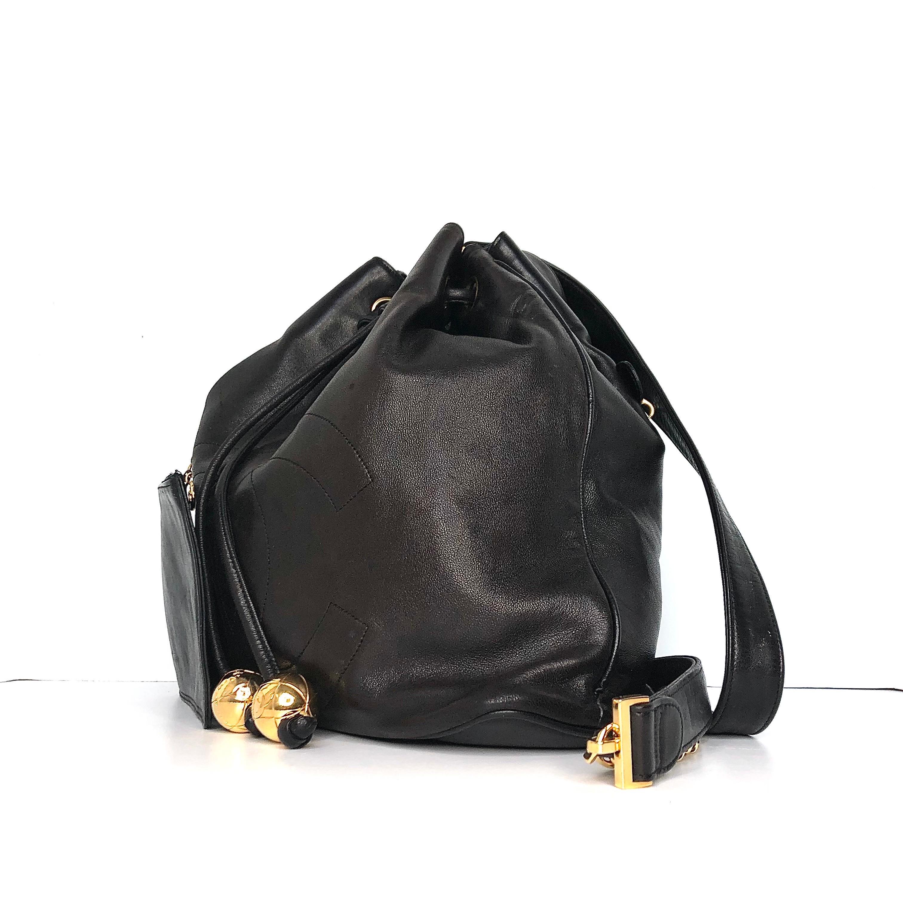 Noir Chanel Gabrielle Lambskin CC Drawstring Dark Brown Sac à dos en vente