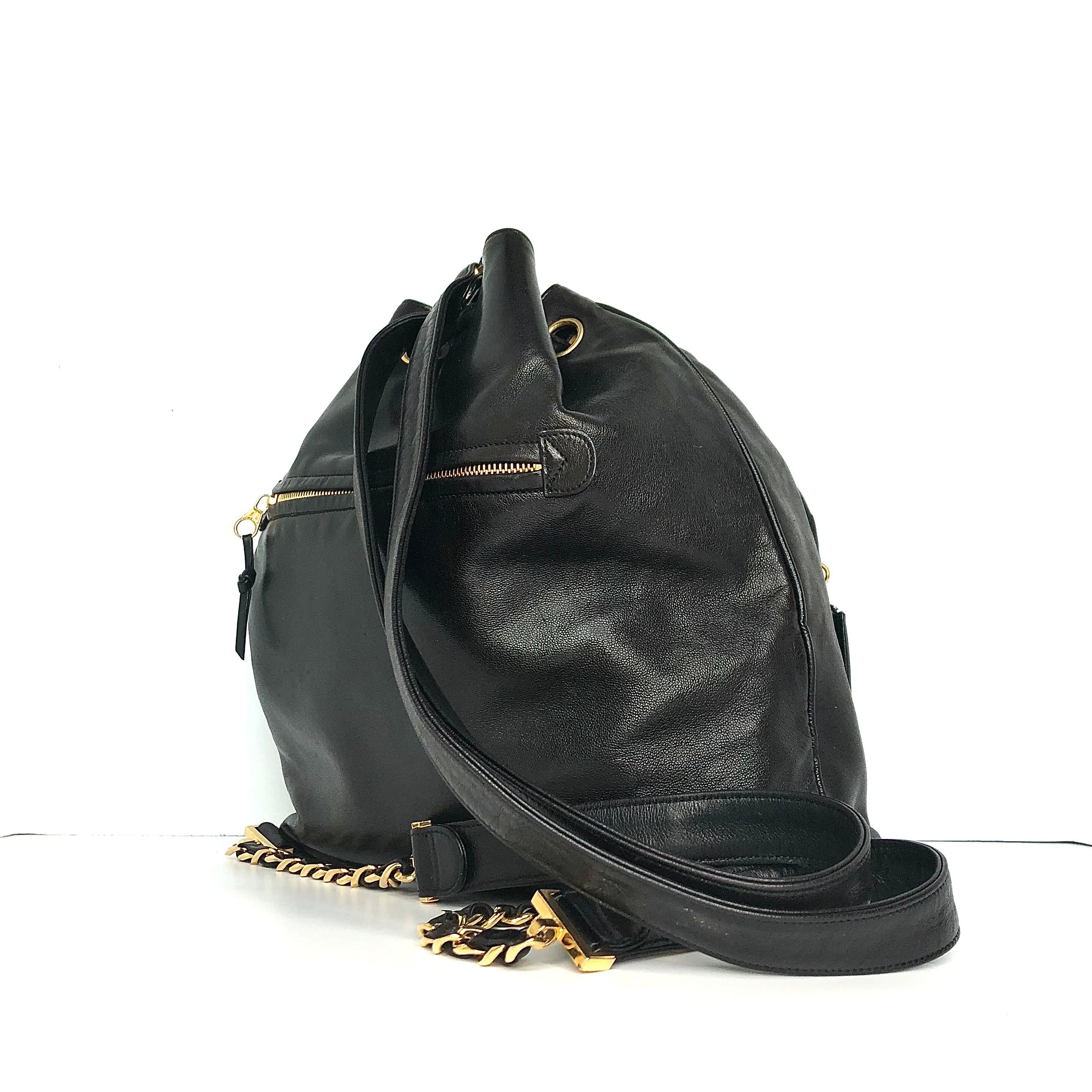 Chanel Gabrielle Lambskin CC Drawstring Dark Brown Sac à dos Bon état - En vente à Mechanicsville, VA
