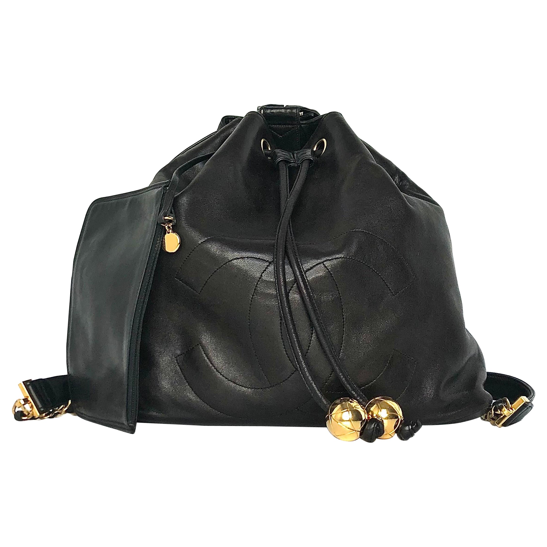 Chanel Gabrielle Lambskin CC Drawstring Dark Brown Sac à dos en vente