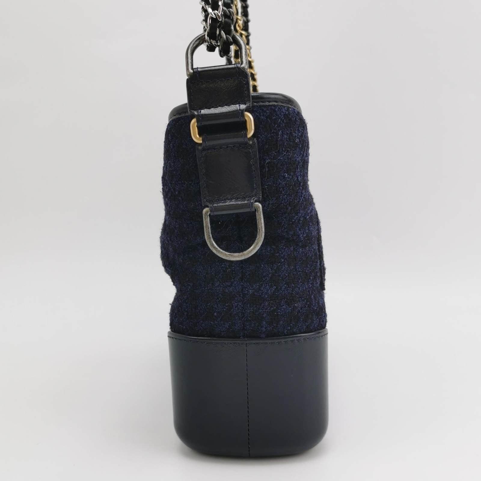 Black Chanel Gabrielle Logo Hobo Tweed and Calfskin Medium 2017-2018 For Sale