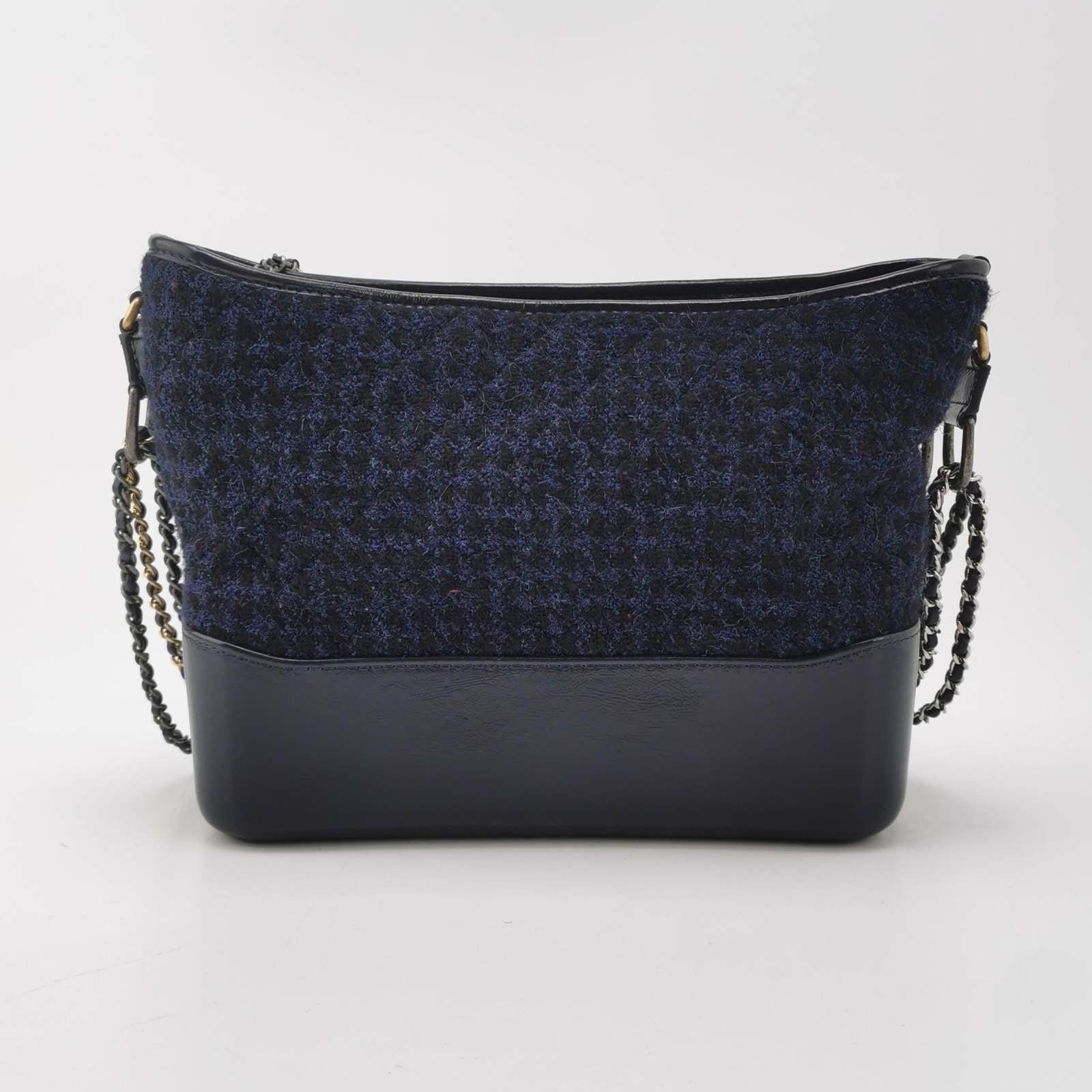Chanel Gabrielle Logo Hobo Tweed y Piel de Becerro Mediana 2017-2018 en Bueno estado para la venta en AUBERVILLIERS, FR