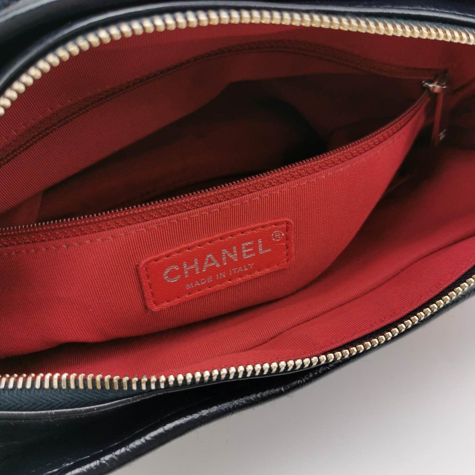 Chanel Gabrielle Logo Hobo Tweed and Calfskin Medium 2017-2018 For Sale 4