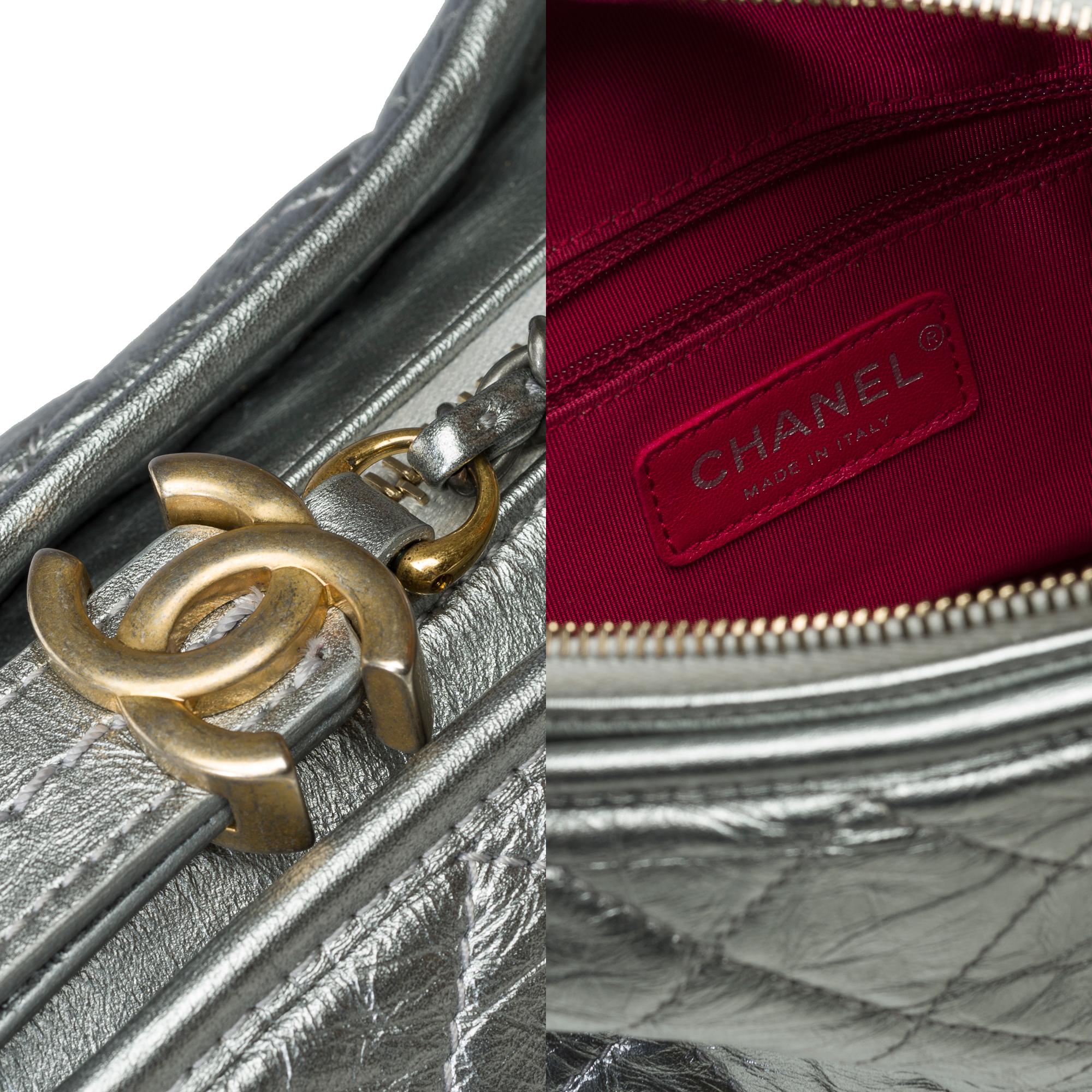 Chanel Gabrielle medium size hobo bag in in silver quilted leather, GPHW For Sale 1