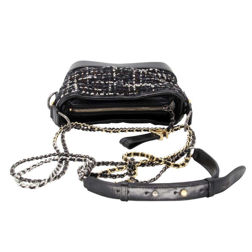 Chanel Gabrielle Mini Chainlink Two Tone CC-0806N-0001 Tweed Cross Body Bag In Excellent Condition For Sale In Downey, CA