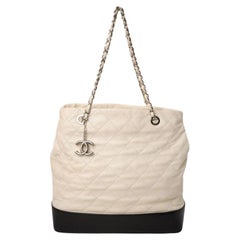 Chanel Gabrielle Tote Grande Bicolor Blanco