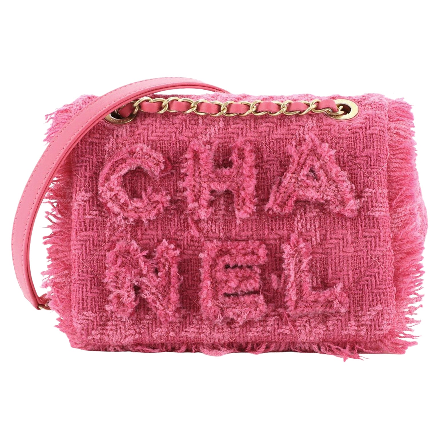 Chanel Giant Logo Klappentasche aus gestepptem Tweed Klein