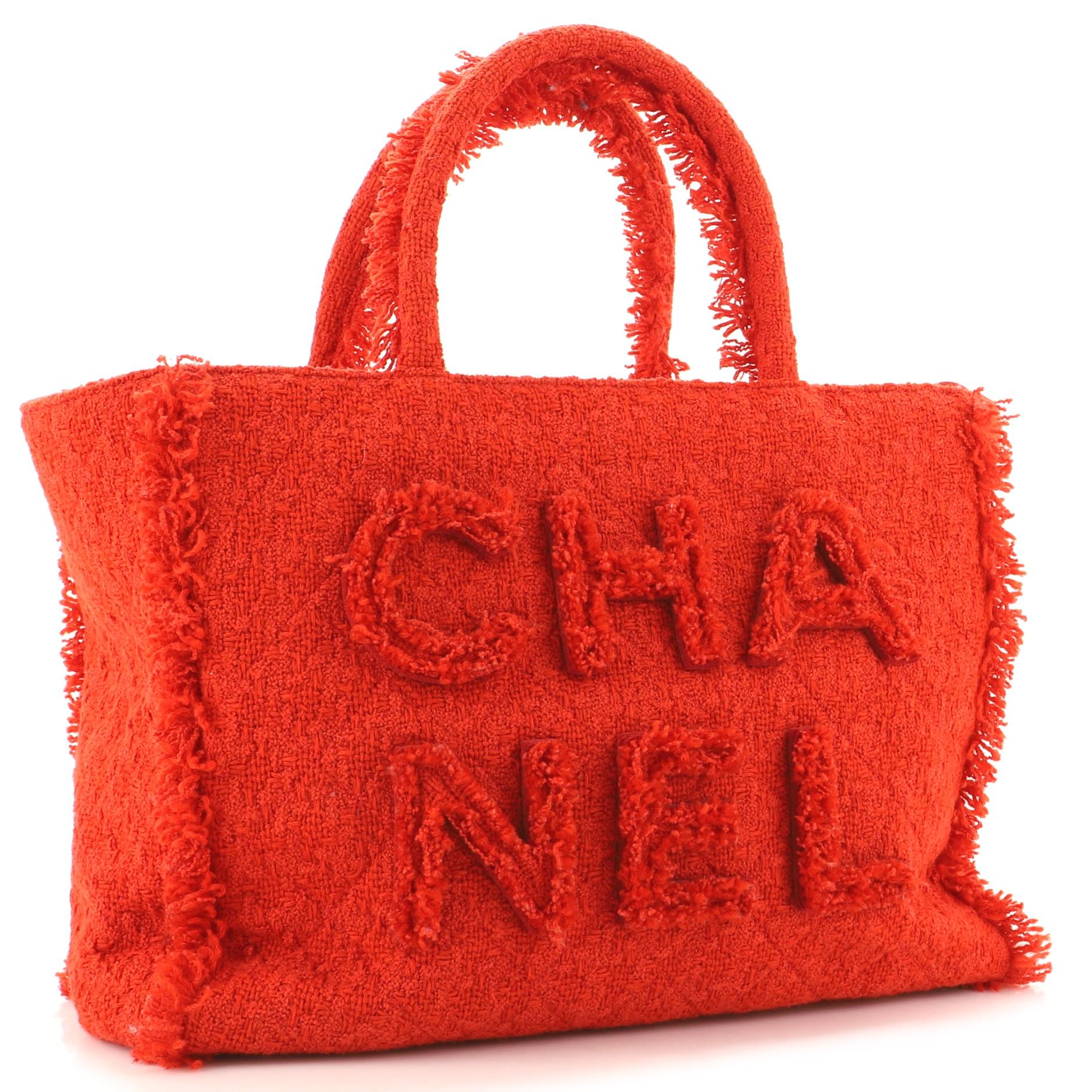 Chanel large zipped shopping bag discount