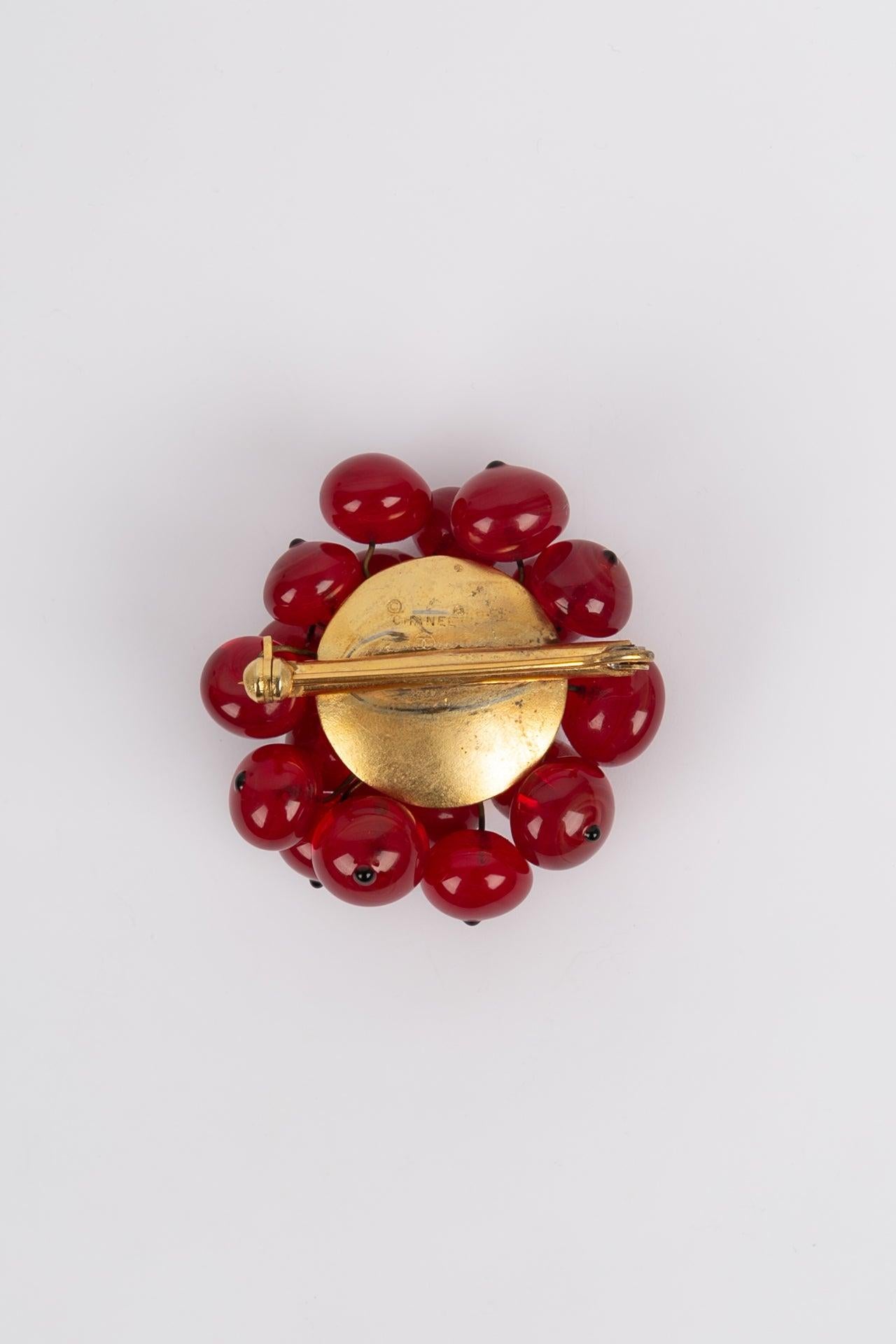 Women's Chanel Gilded Metal and Glass Paste Brooch For Sale