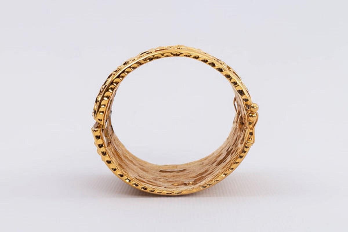 Chanel Gilded Metal Cuff Bracelet, 1980s For Sale 1