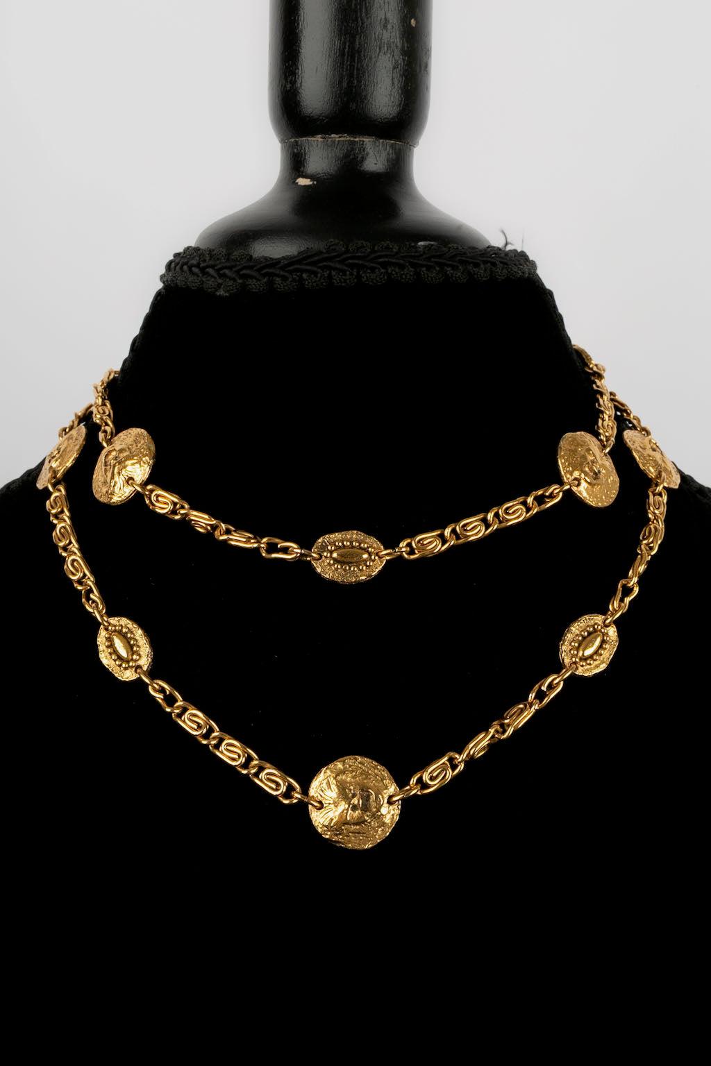 Women's Chanel Gilded Metal Necklace For Sale