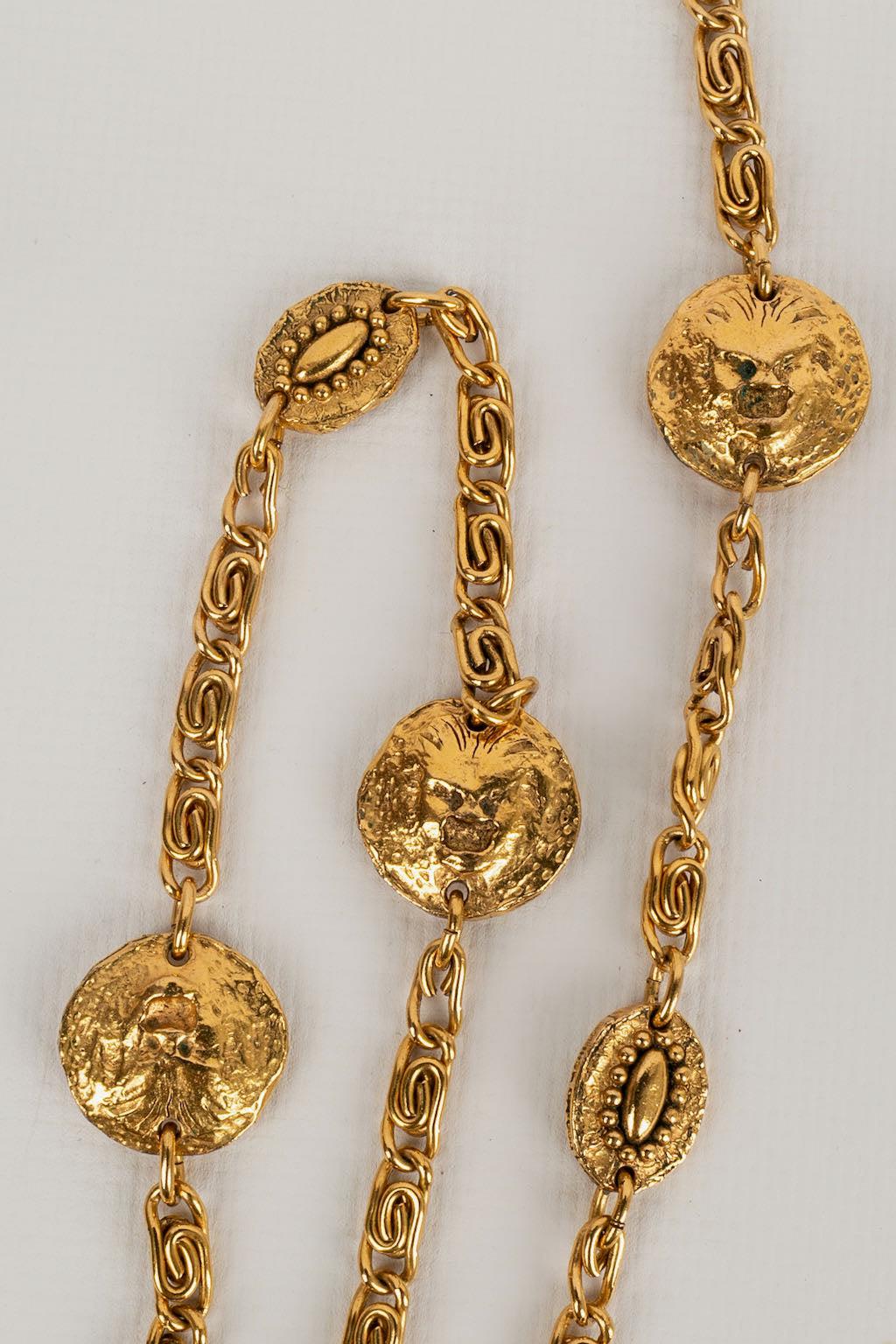 Chanel Halskette aus vergoldetem Metall im Angebot 1