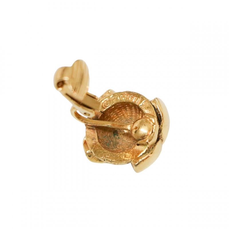 CHANEL Vergoldete kleine CC-Ohrclips im Zustand „Hervorragend“ im Angebot in Paris, FR