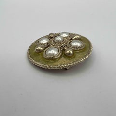 CHANEL Gilt Brooch set with Pearls Beads