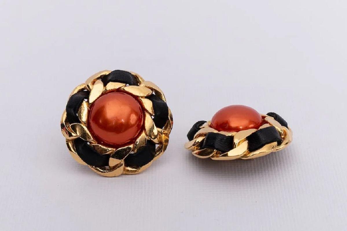 Chanel Gilted Metal Clip-on Earrings with Black Leather and Orange Cabochon For Sale 1