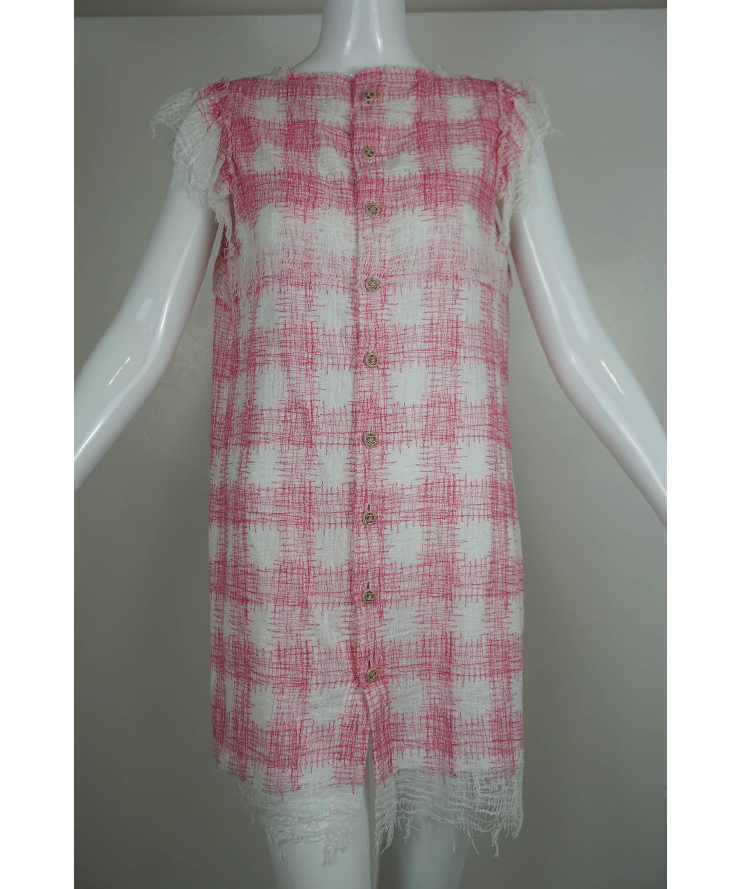 Chanel Gingham Tweed Sheath Dress 42/10 2011 In Excellent Condition For Sale In Carmel, CA