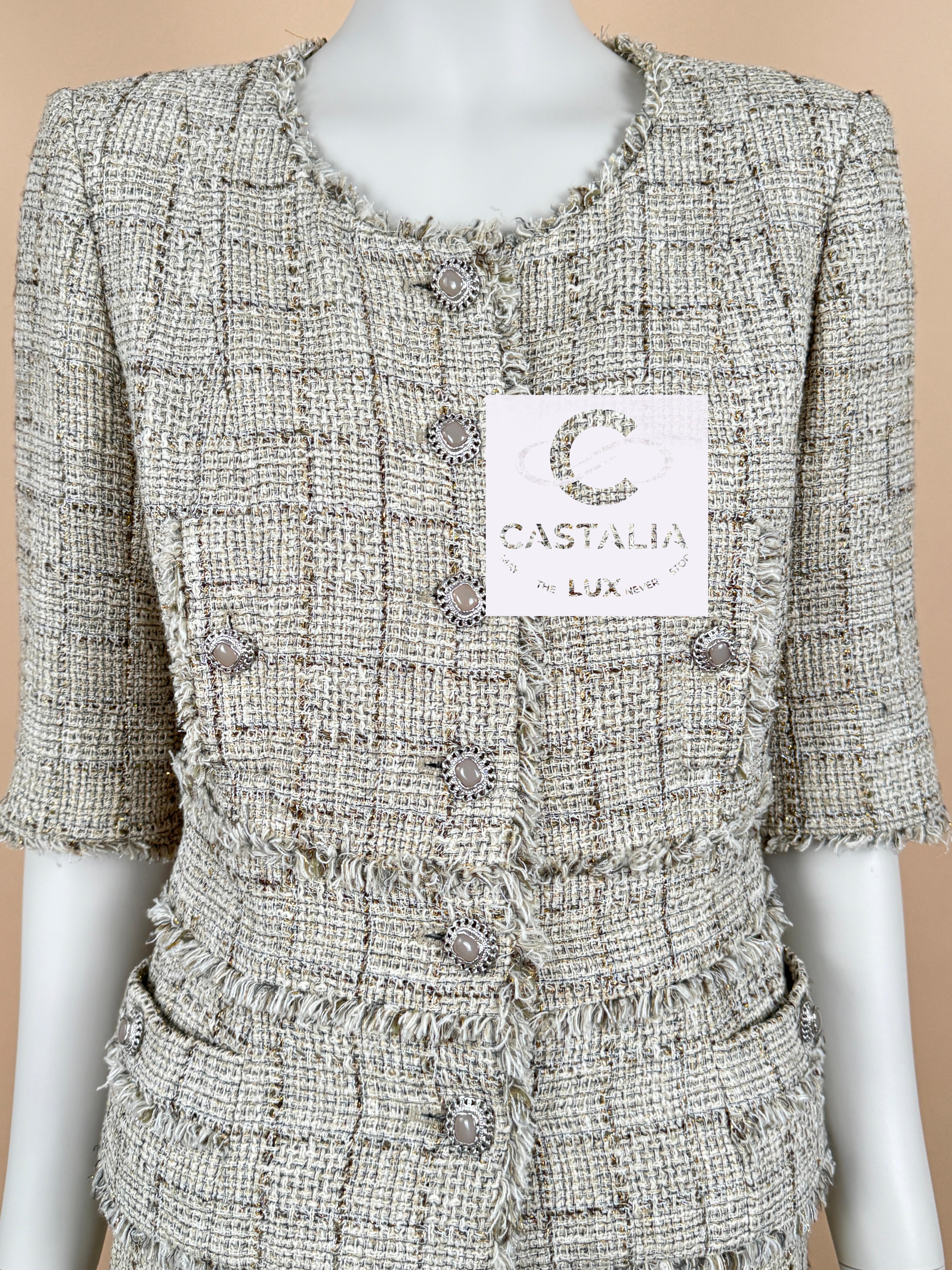 Chanel Gisele Bundchen Style New Beige Tweed Ensemble 38 FR in vendita 5