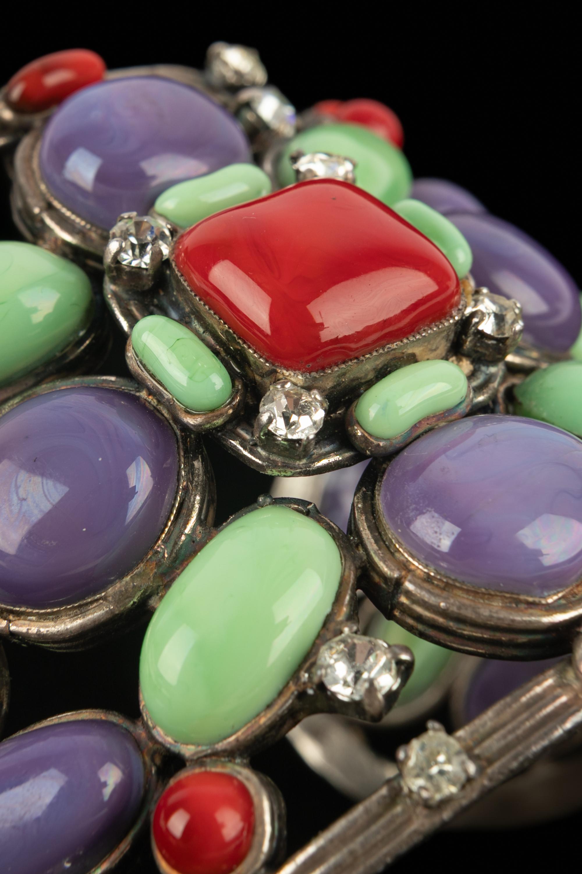 Bracelet en pâte de verre Chanel en vente 3