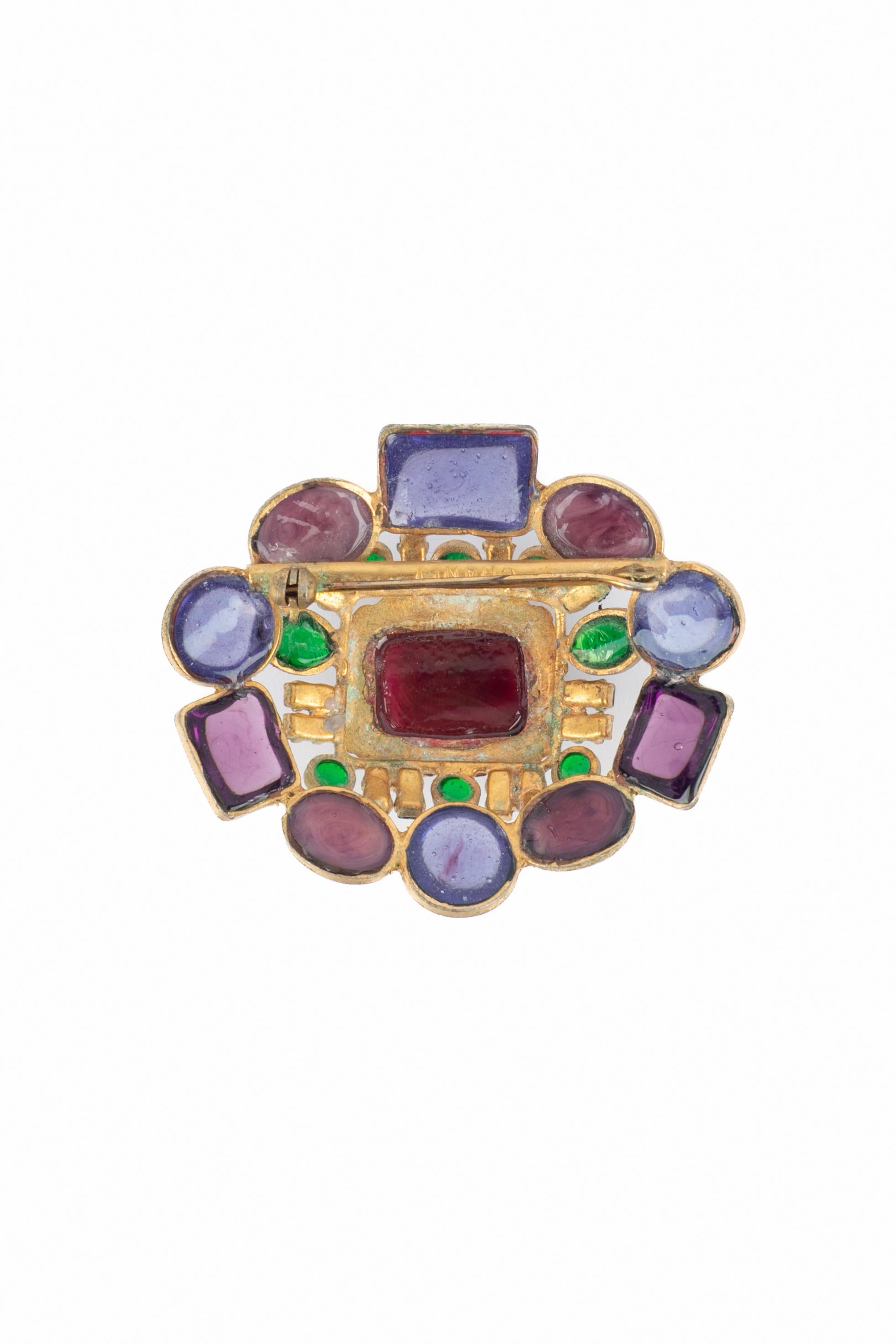 Broche en pâte de verre Chanel Pour femmes en vente