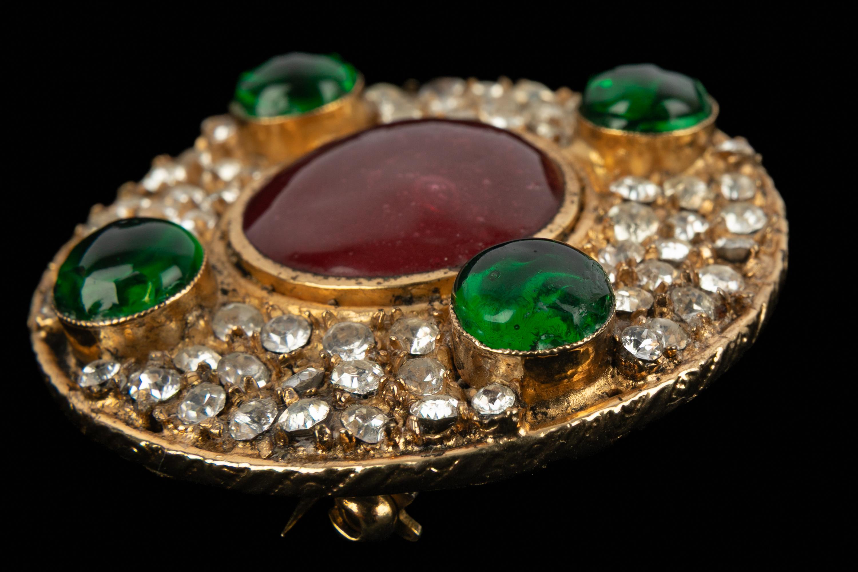 Spilla in pasta di vetro Chanel in vendita 2