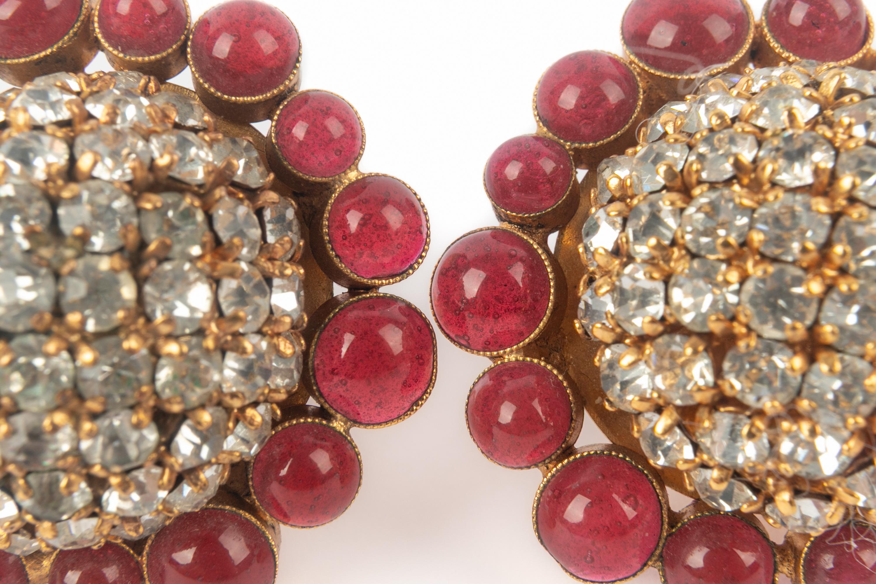 Orecchini in pasta di vetro Chanel in vendita 2