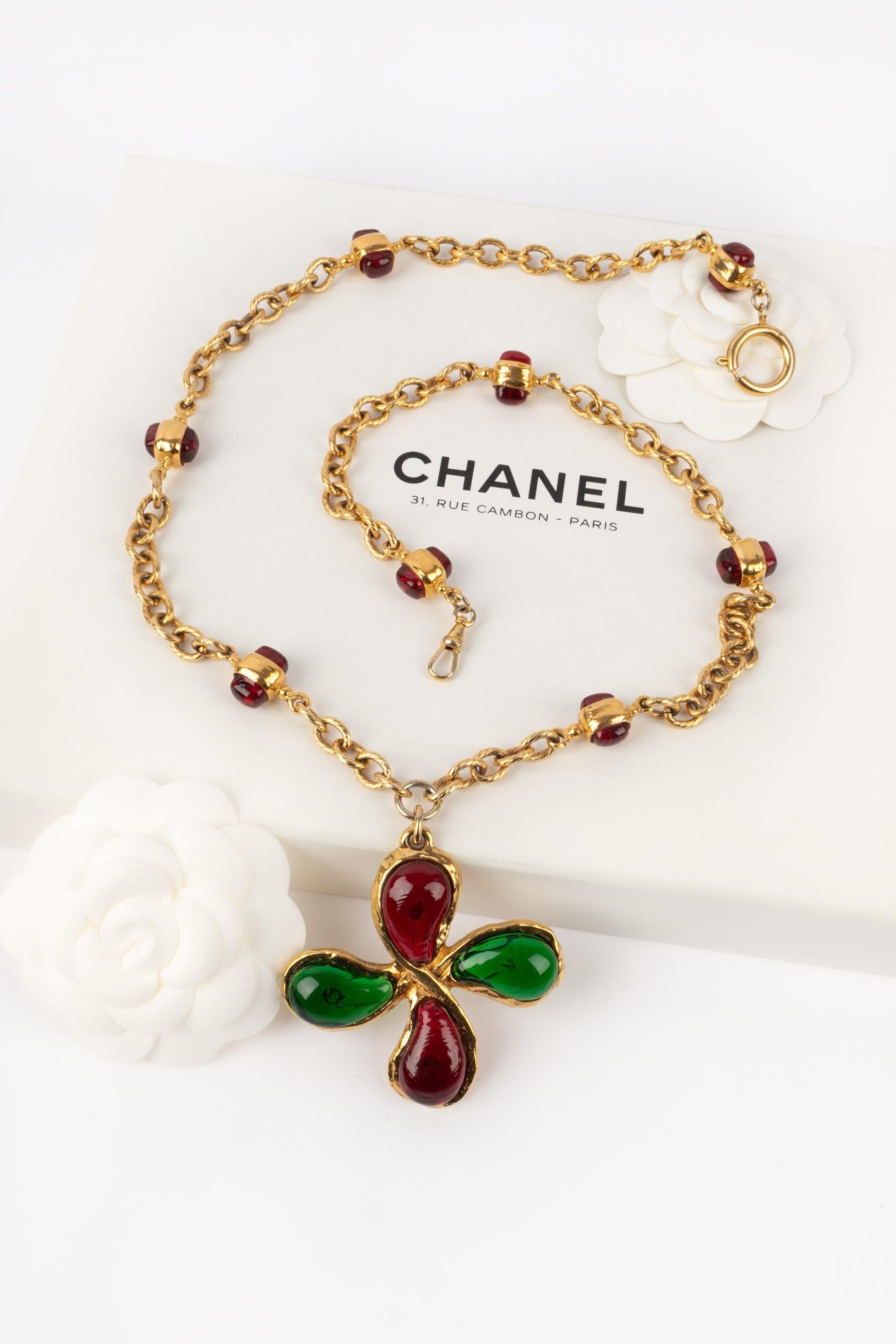Chanel Collier en pâte de verre, années 1980 en vente 5